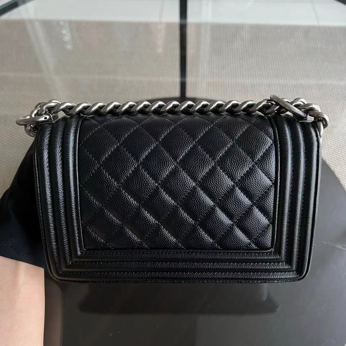 Caviar Boy Small 20CM Quilted Grained Calfskin Black Ruthenium Silver Hardware Series 27
