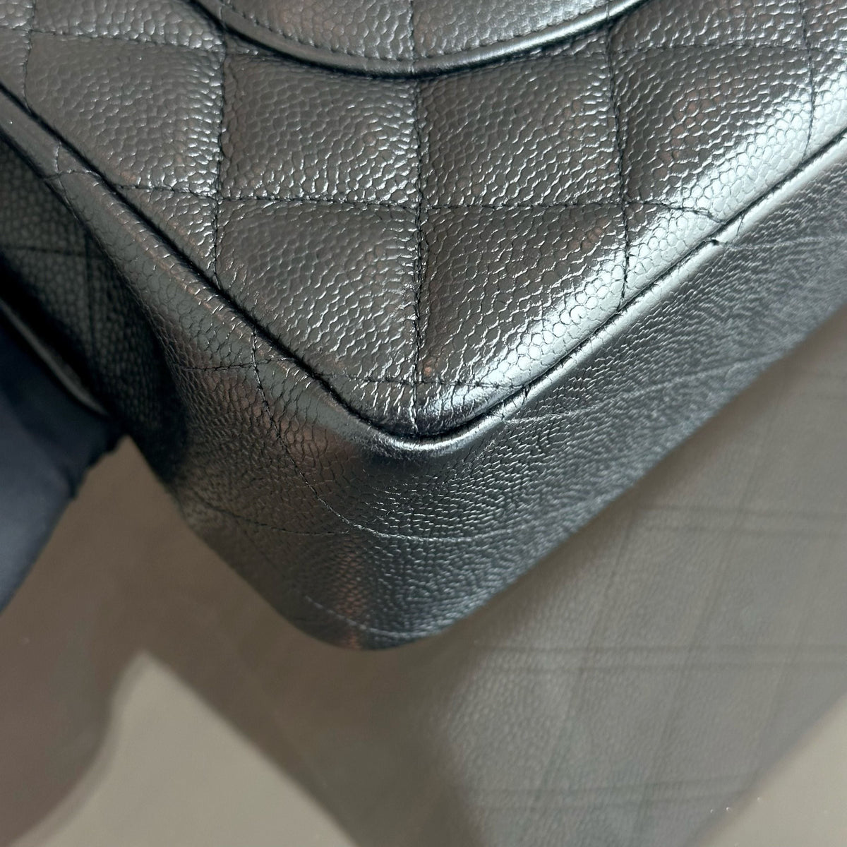 Caviar Double Flap Jumbo Classic Flap Black GHW No 18
