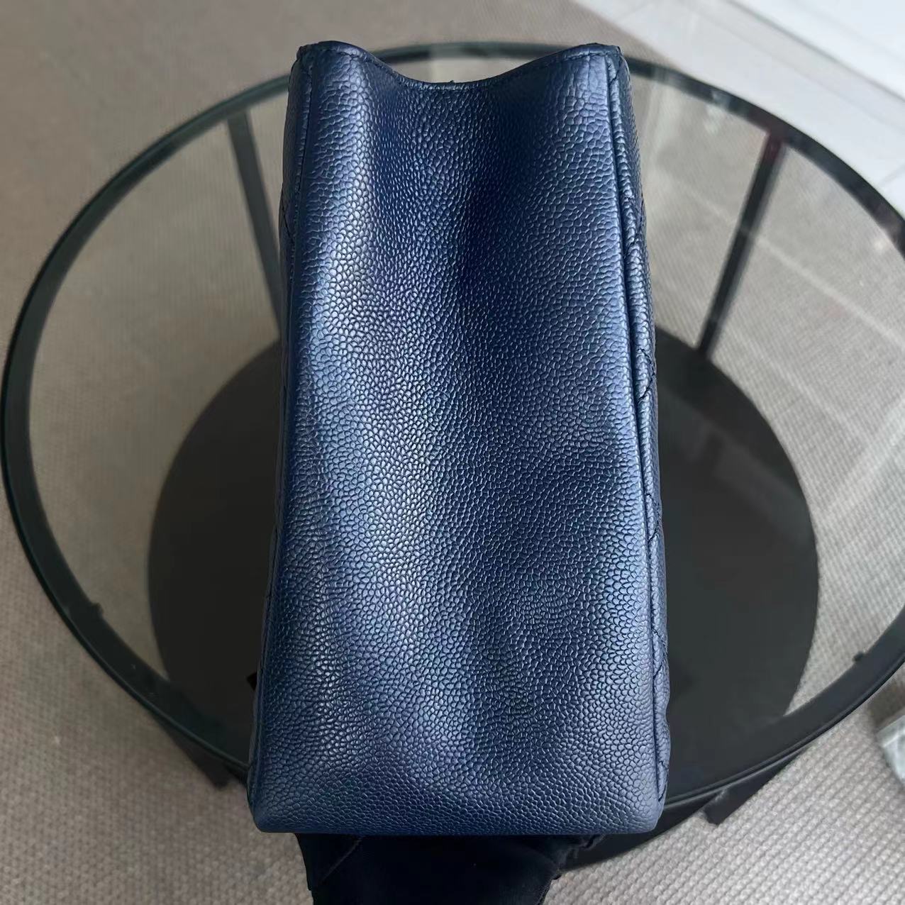 Caviar GST Grand Shopping Tote Quilted Grained Calfskin Dark Blue Golden Hardware Series 18