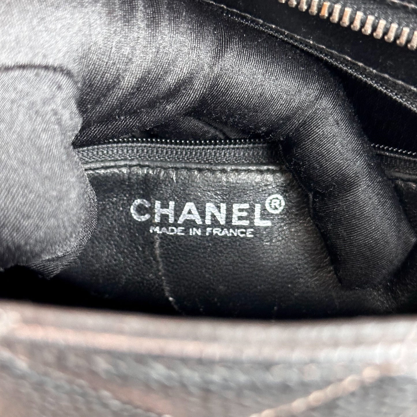 Caviar Medallion Tote Leather Black SHW No 6