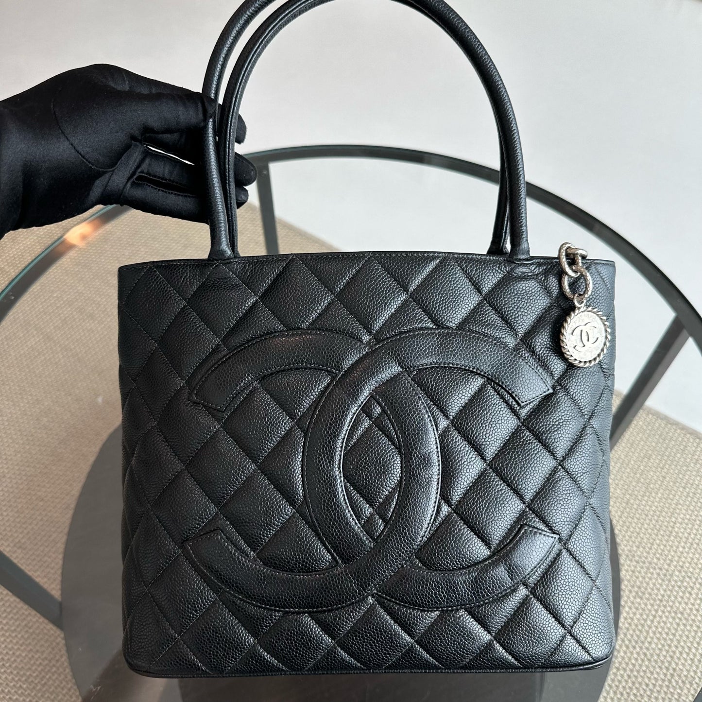Caviar Medallion Tote Leather Black SHW No 6