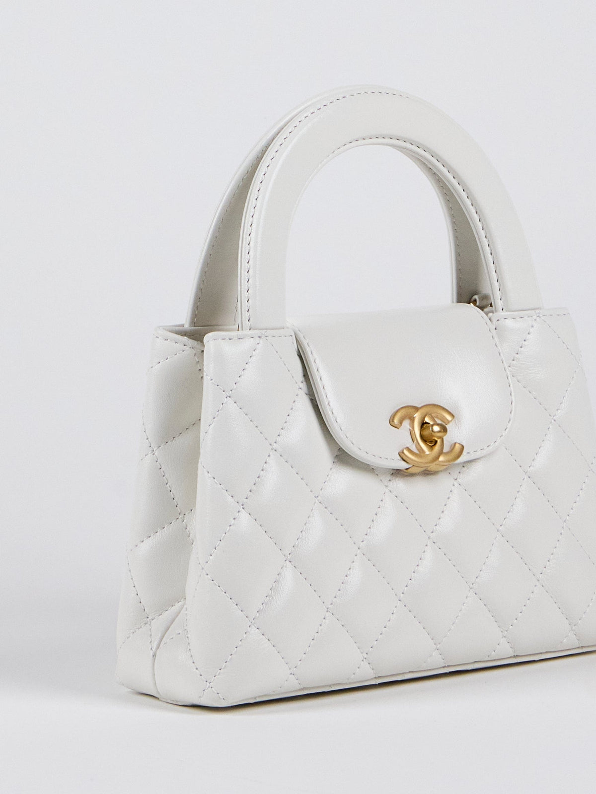 CHANEL SMALL "KELLY" BAG WHITE with Gold-Tone Hardware
