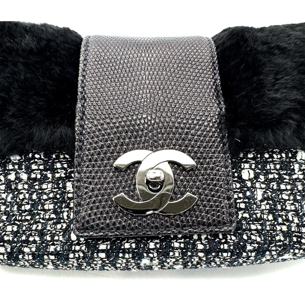 CHANEL VINTAGE CHAIN SHOULDER BAG BLACK TWEED FUR 90269238