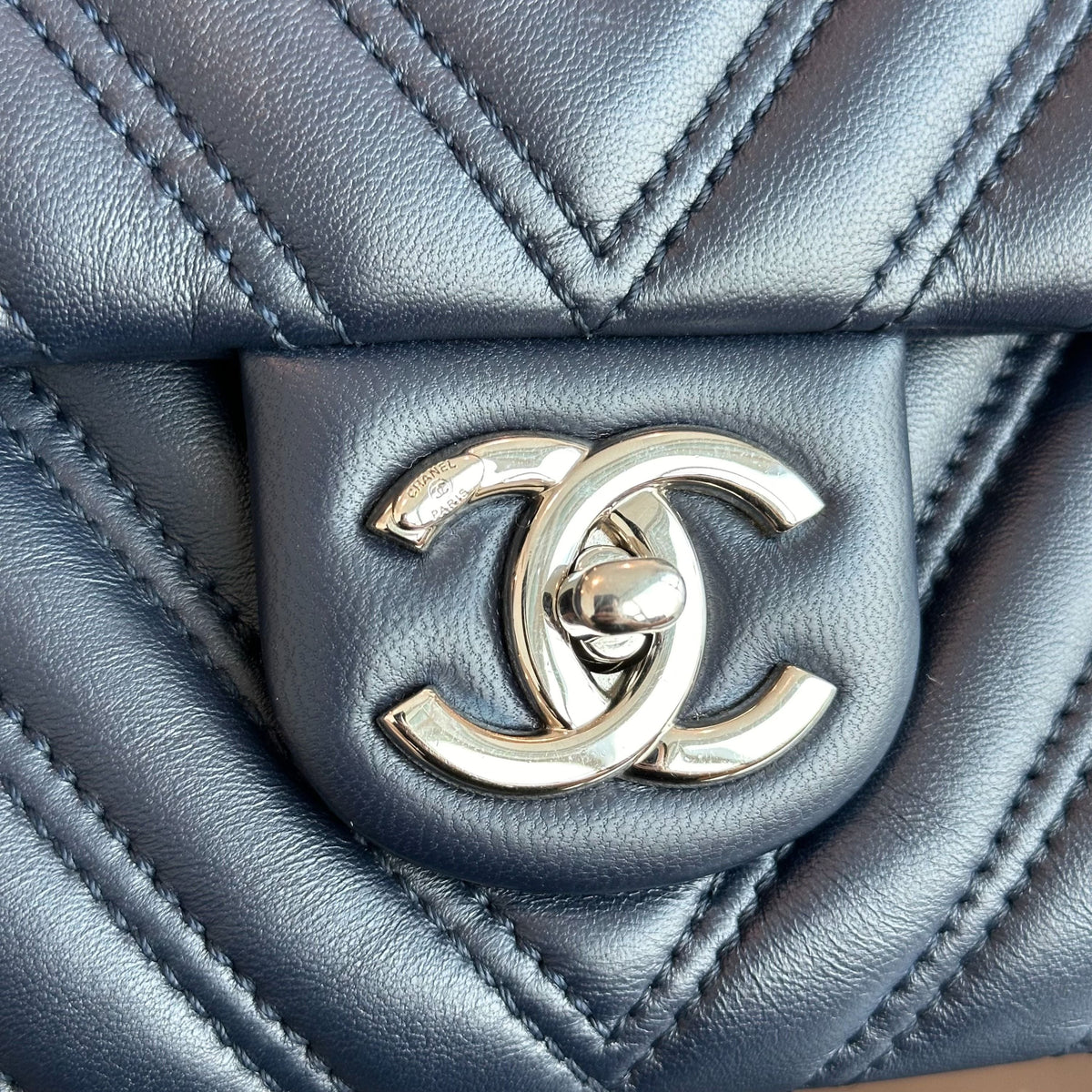 Chevron Classic Seasonal Jumbo Flap 30CM Lambskin Dark Blue SHW No 21