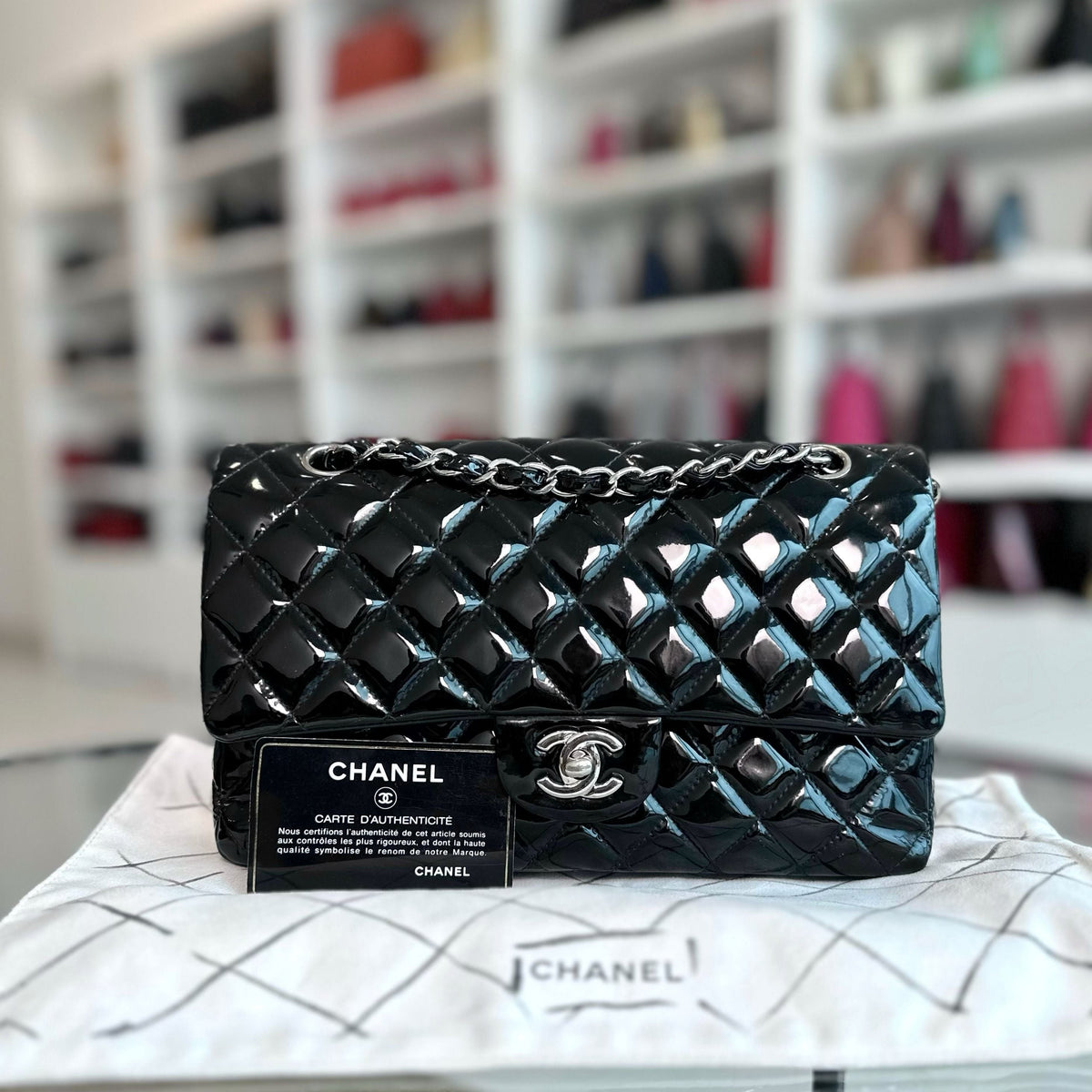 Classic Flap Medium Patent Leather Quilted Black No 19
