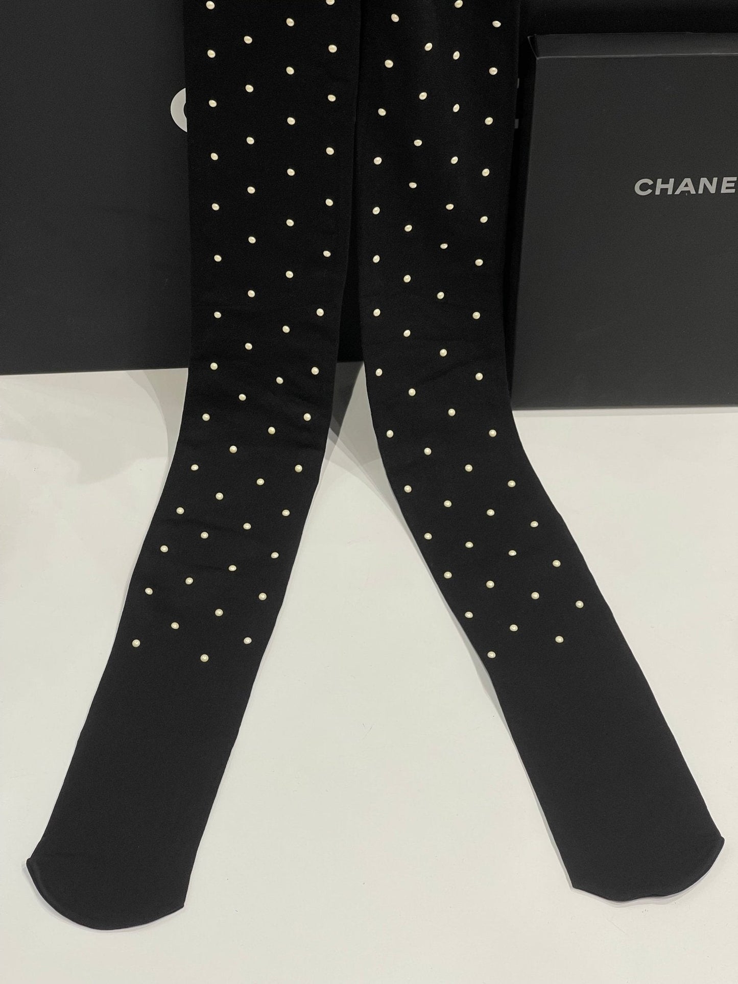 Chanel - Collants perles noirs T2