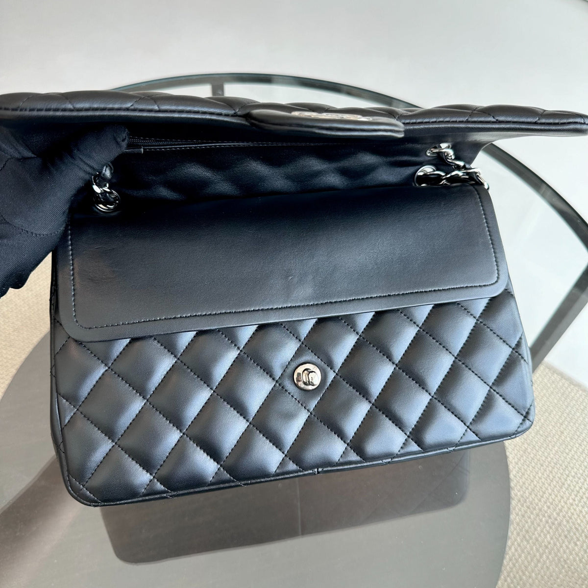 Jumbo Classic Flap Double Flap Quilted Lambskin Black SHW No 18