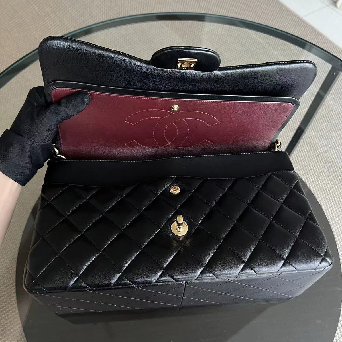 Jumbo Double Flap Classic Flap Quilted Lambskin Black Golden Hardware Series 22