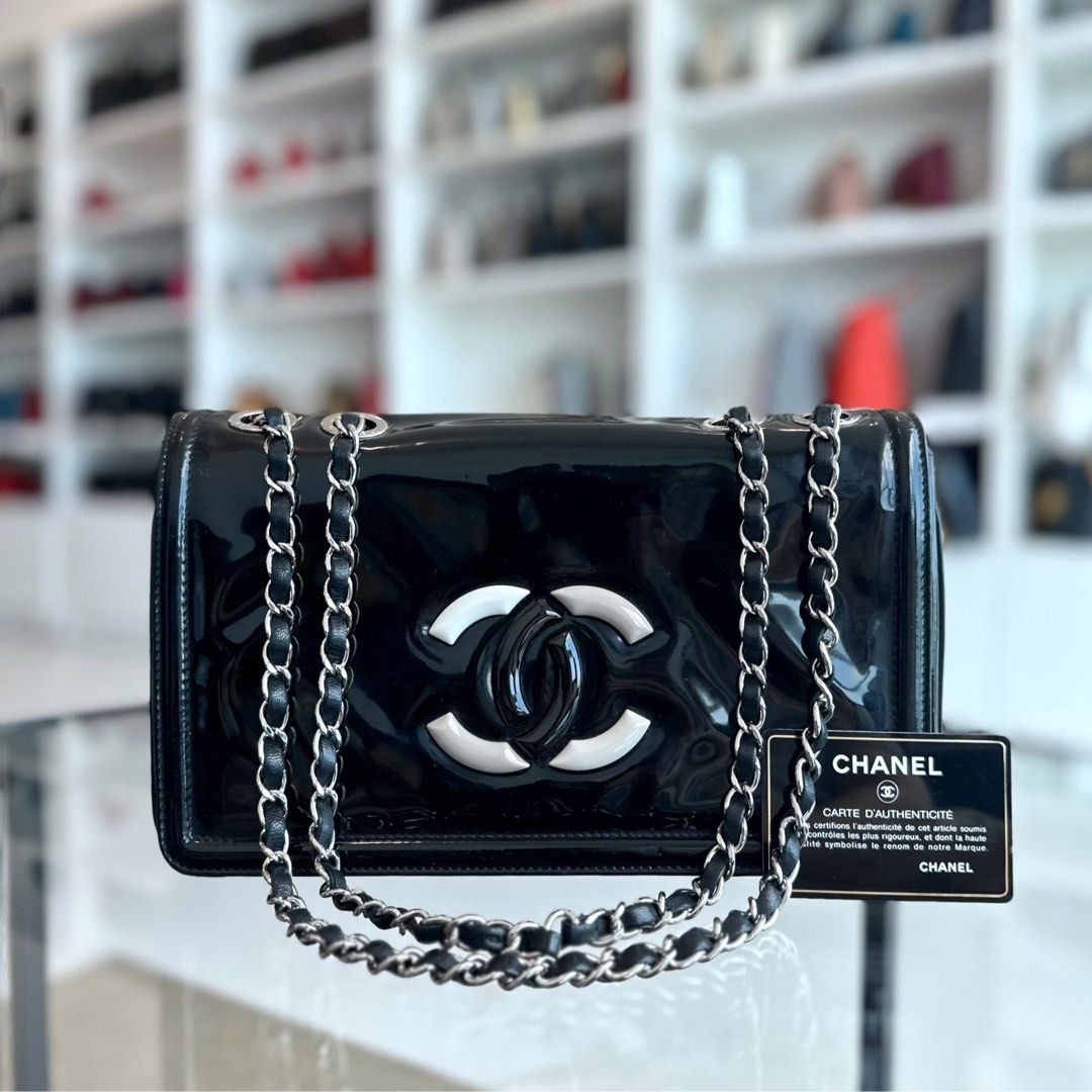 Lipstick Flap Bag Patent Vinyl Leather Black No 13