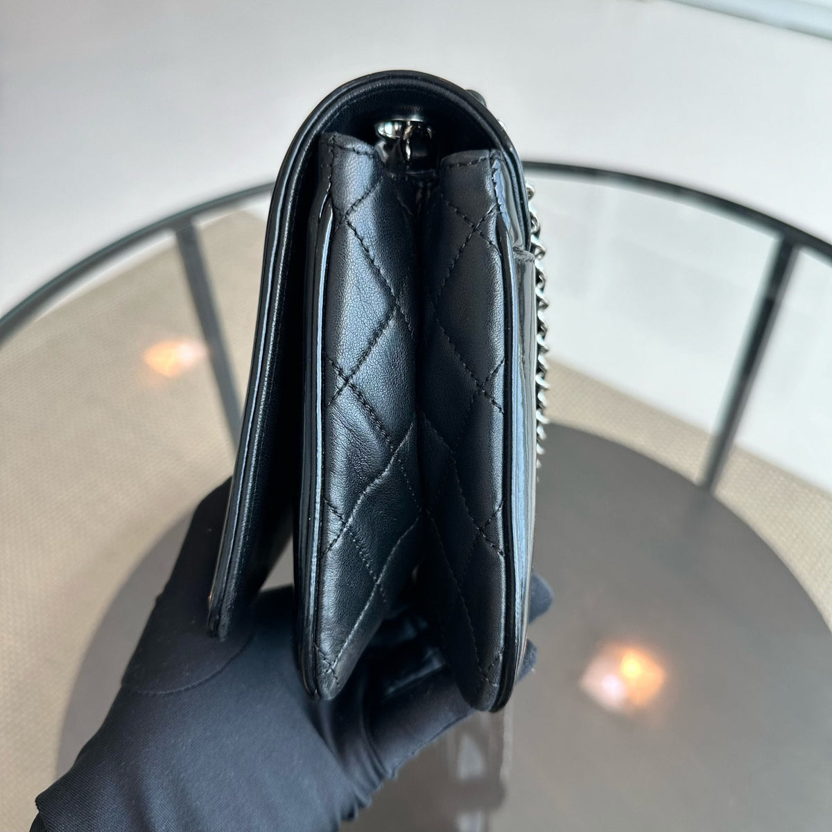 Lipstick Flap Bag Patent Vinyl Leather Black No 13