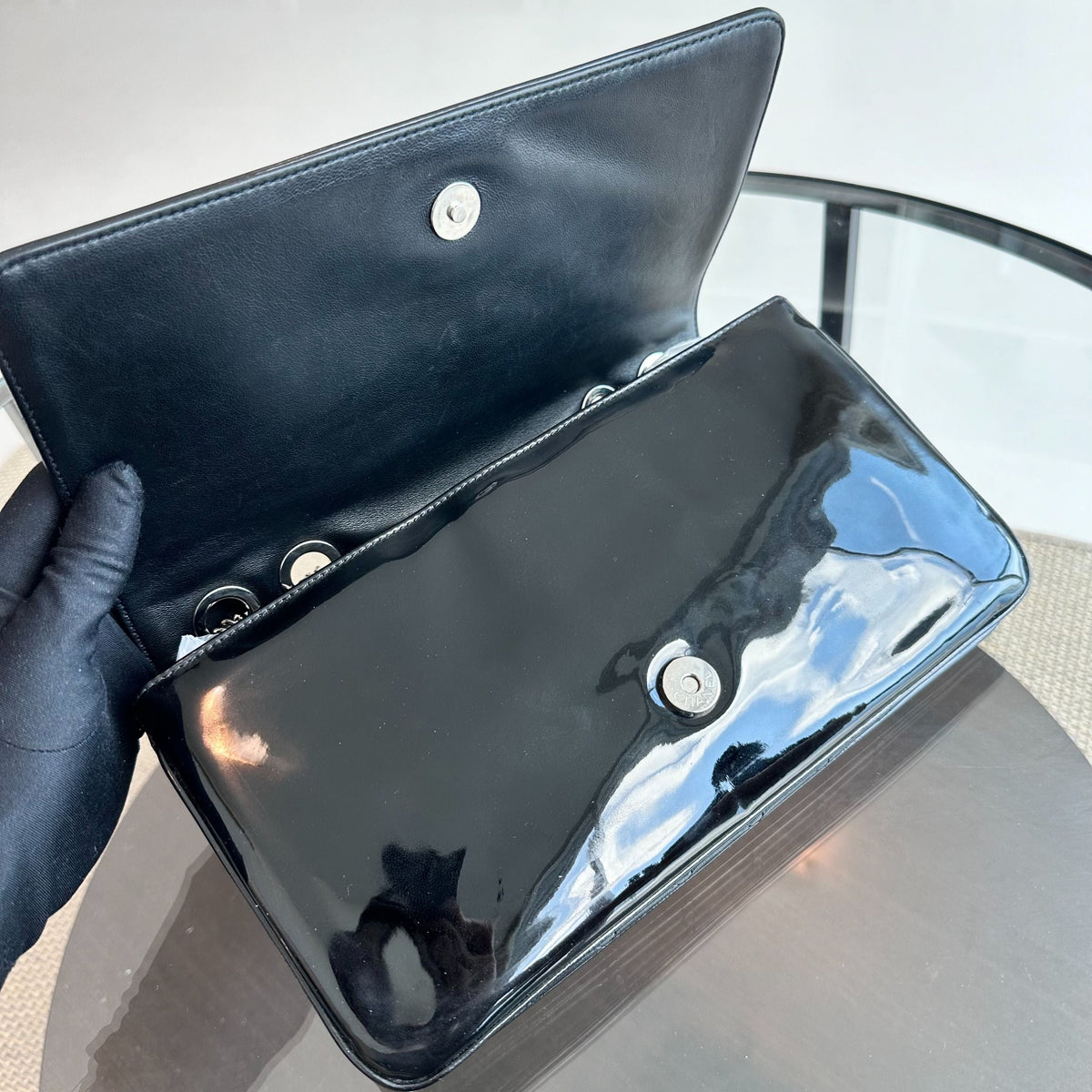 Lipstick Flap Bag Patent Vinyl Leather Black No 13