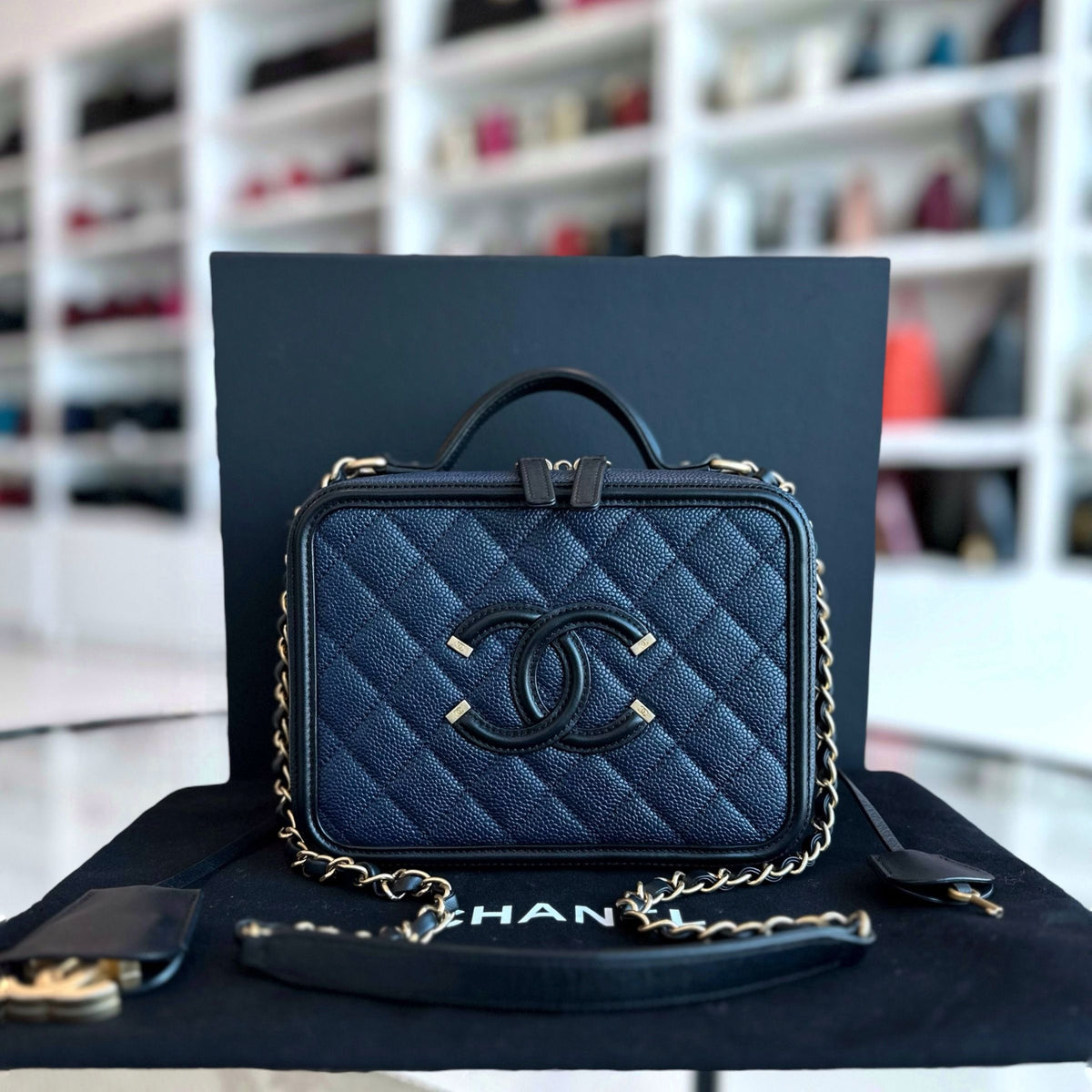 Chanel Vanity Case Medium - Caviar Dark Blue GHW No 24