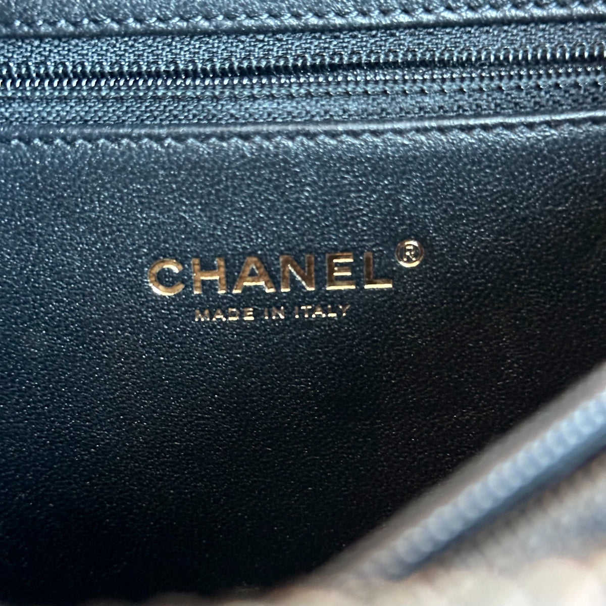 Chanel Vanity Case Medium - Caviar Dark Blue GHW No 24