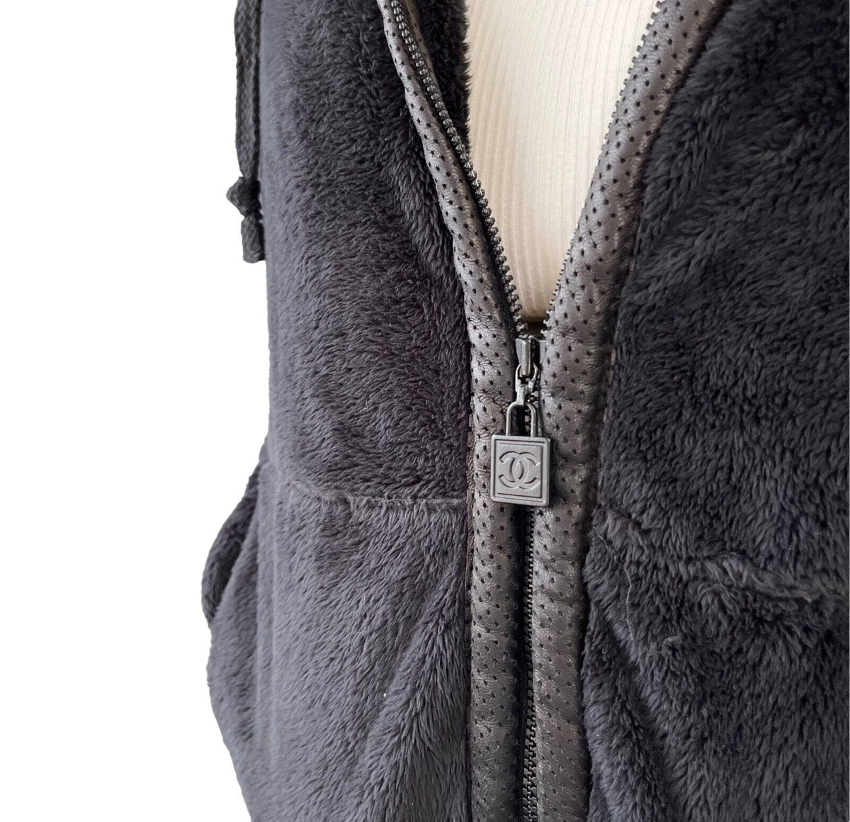 CHANEL Sport Vintage 09C CC Logo Hoodie Jacket #38 Faux Fur Zip Black