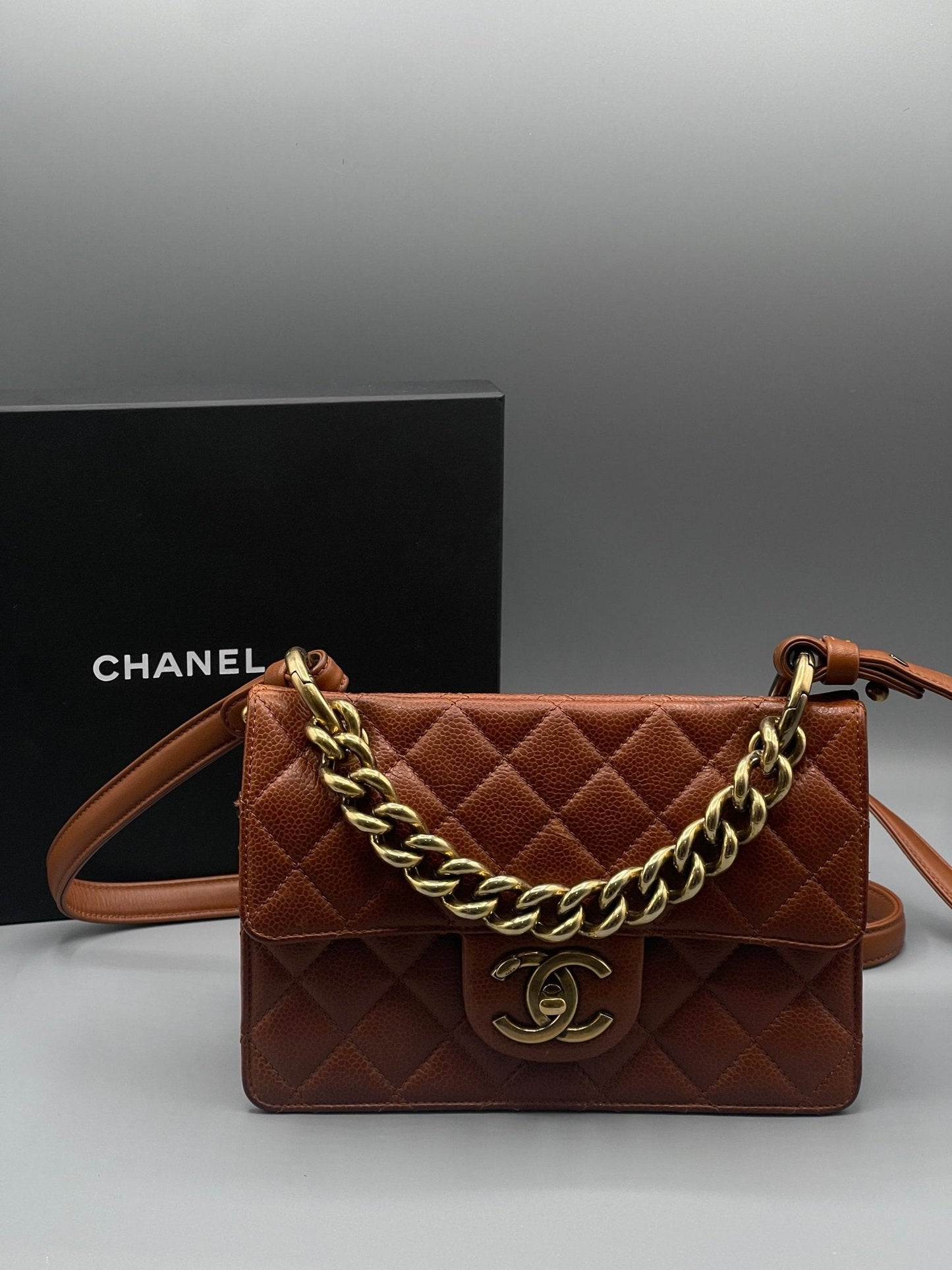 Chanel - Petit Sac classique chain
