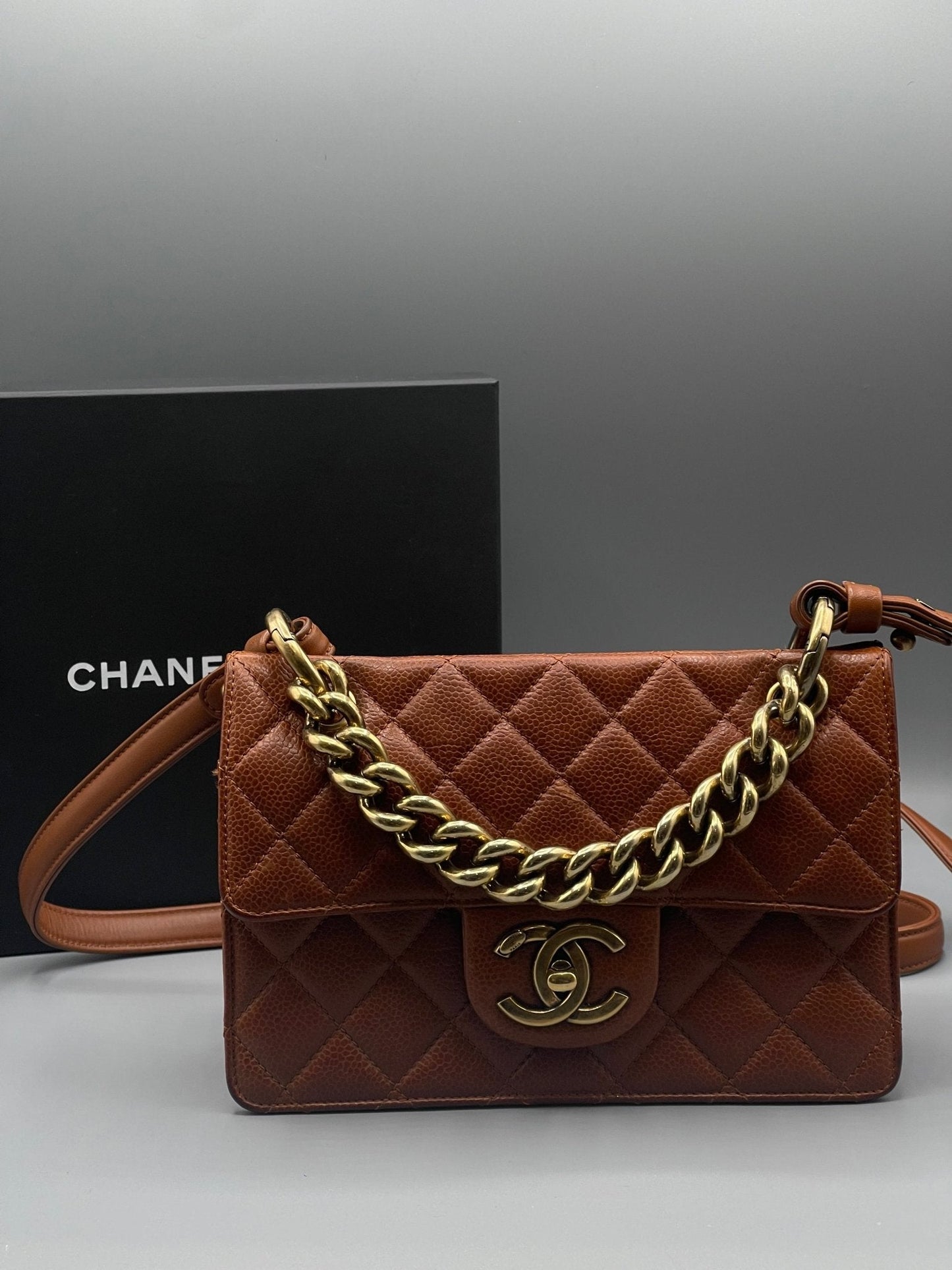 Chanel - Petit Sac classique chain