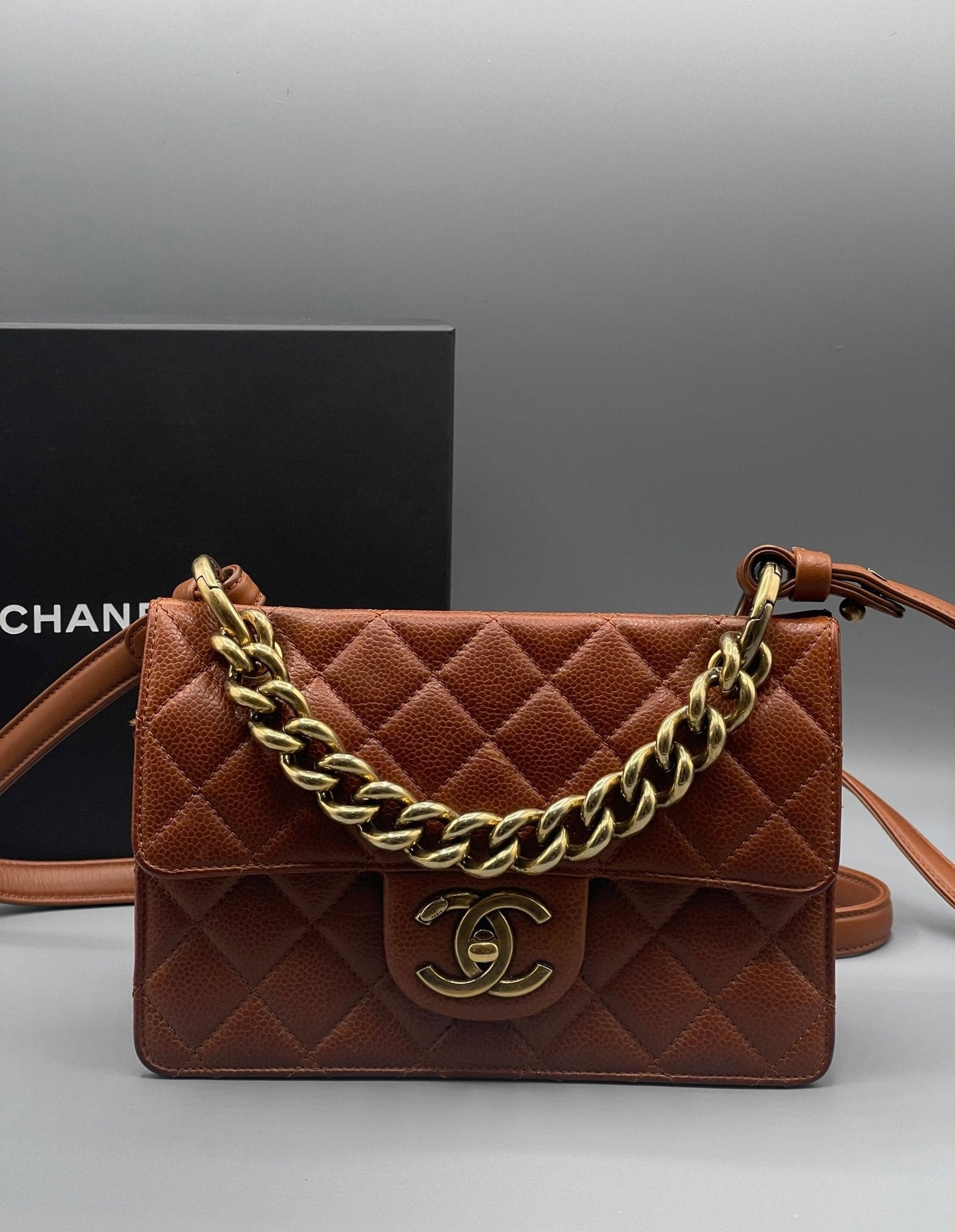 Chanel - Petit Sac classique chain