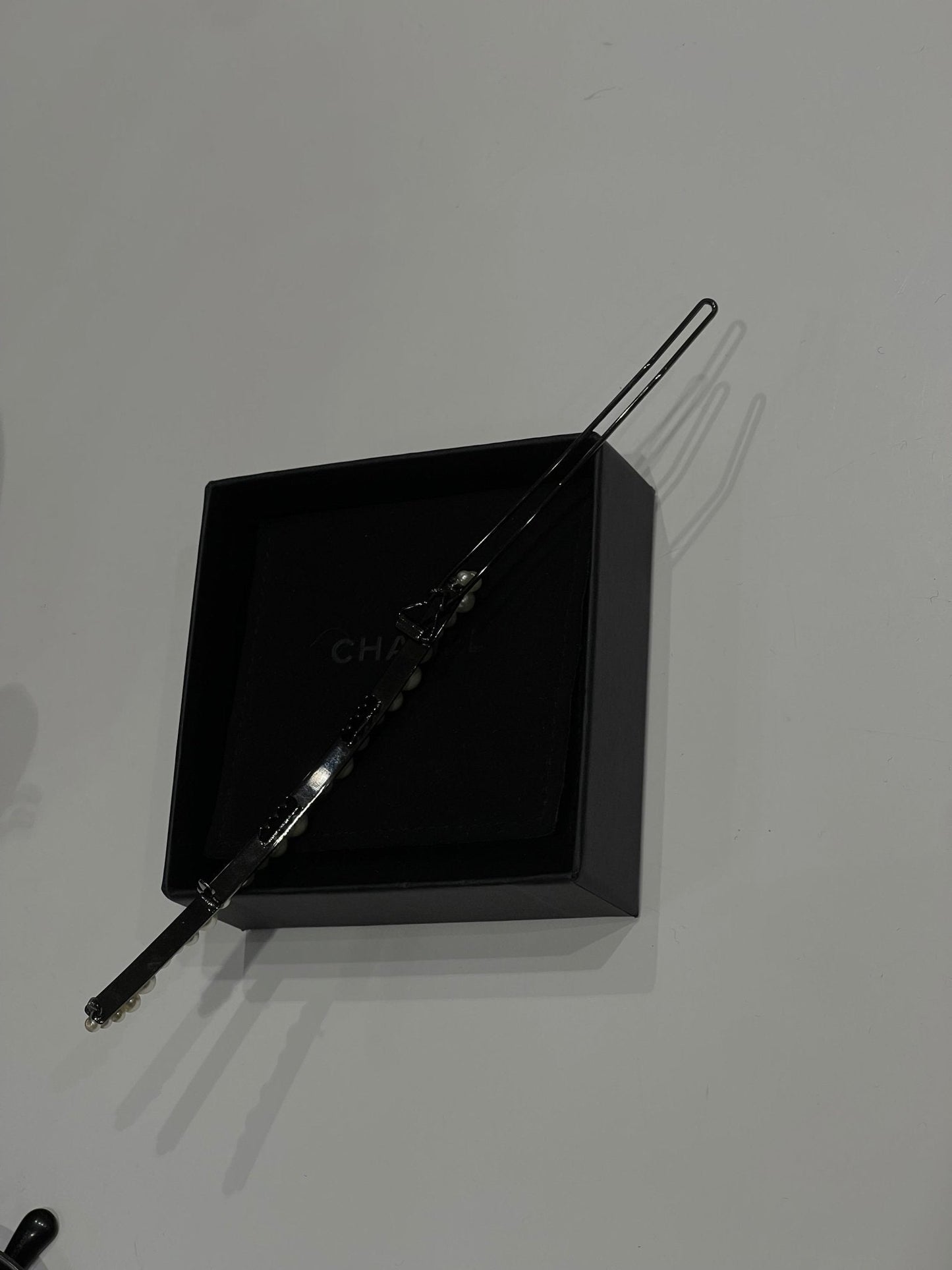 Chanel - Pince à cheveux perles