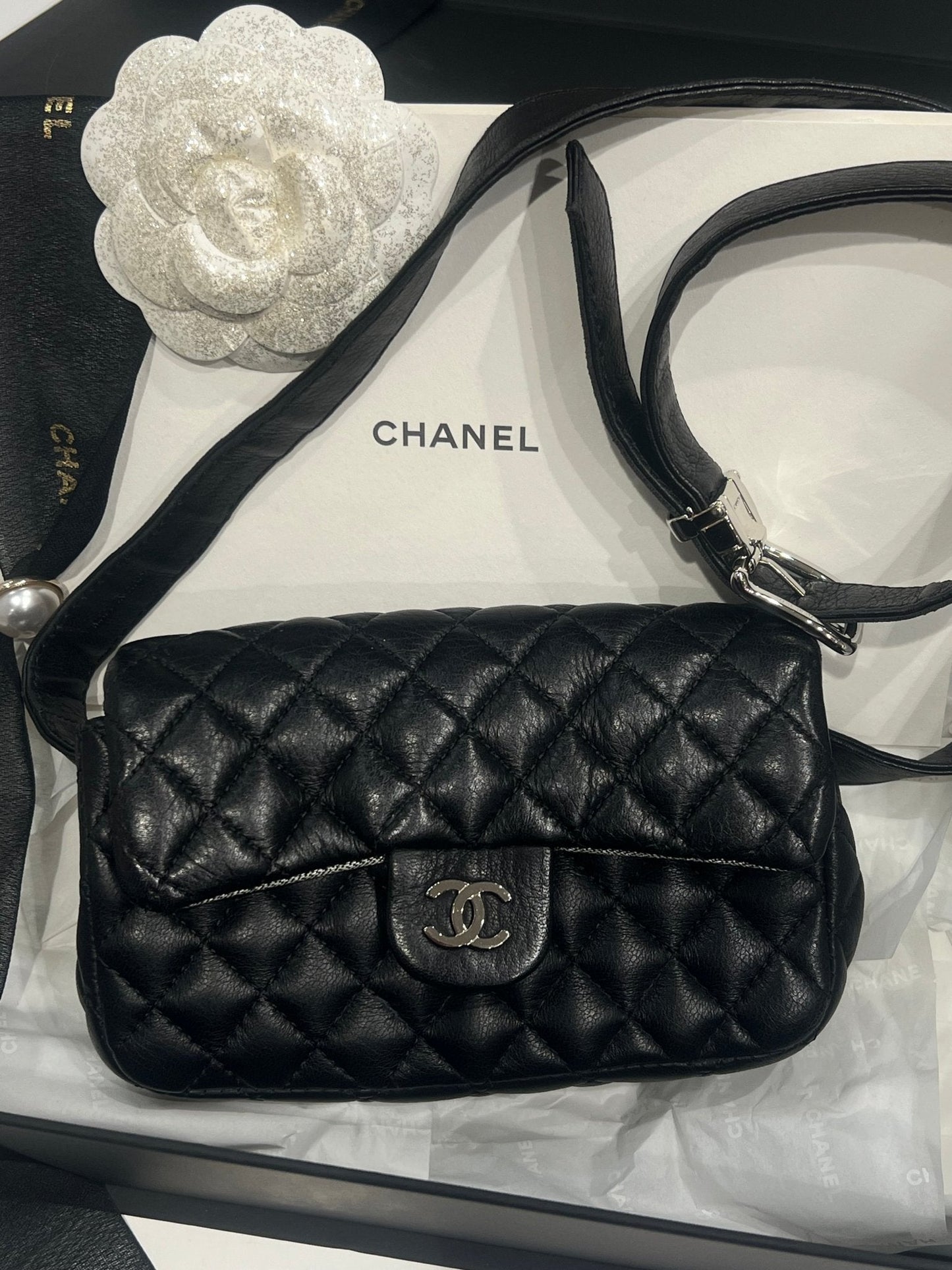 Chanel - pochette ceinture cuir noir