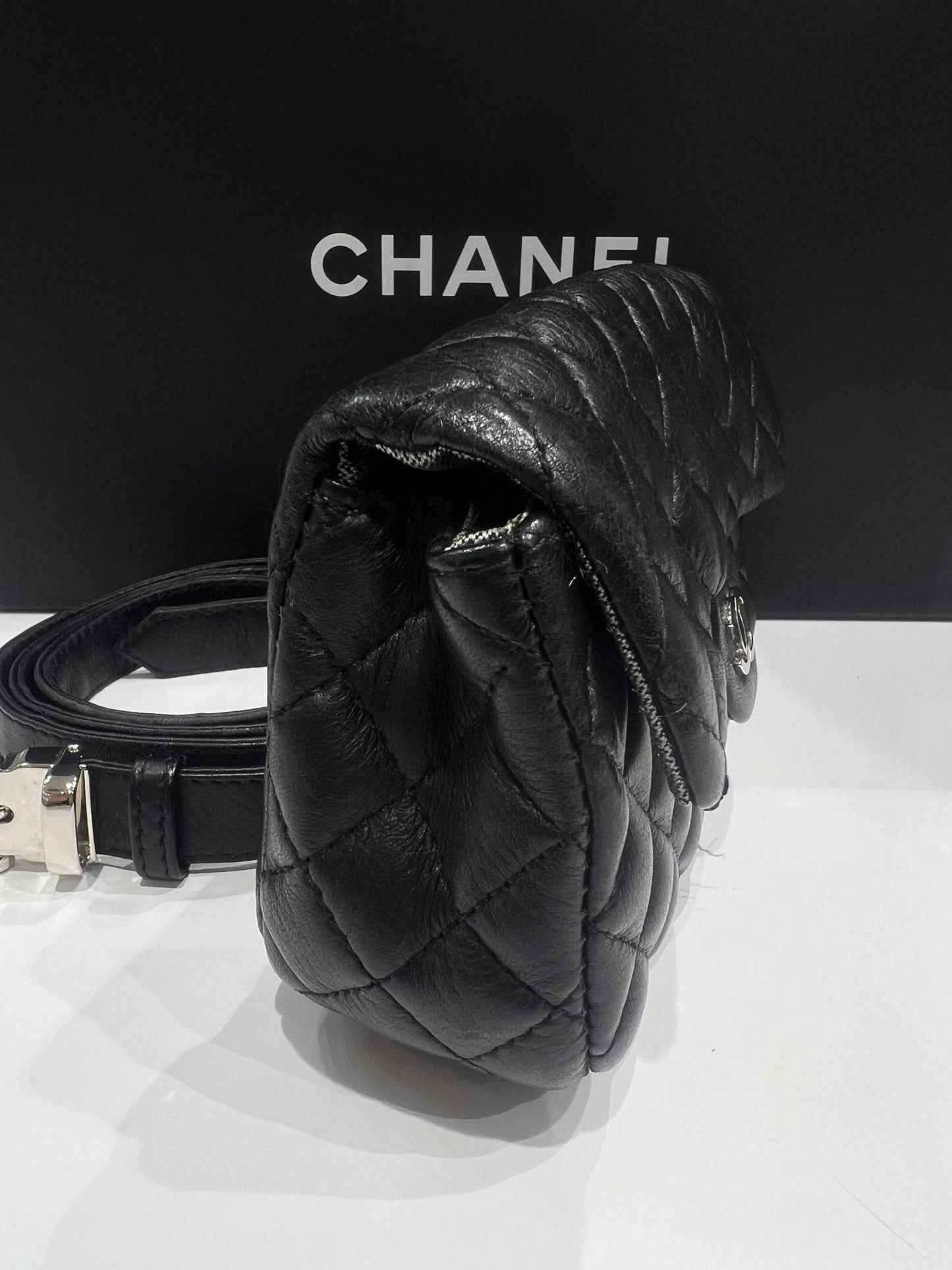 Chanel - pochette ceinture cuir noir