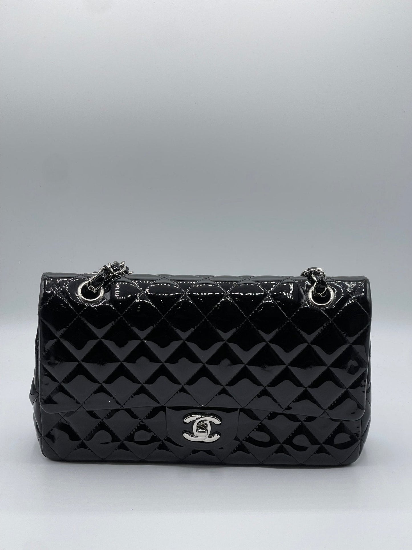 Chanel - Sac 11.12 Timeless verni noir