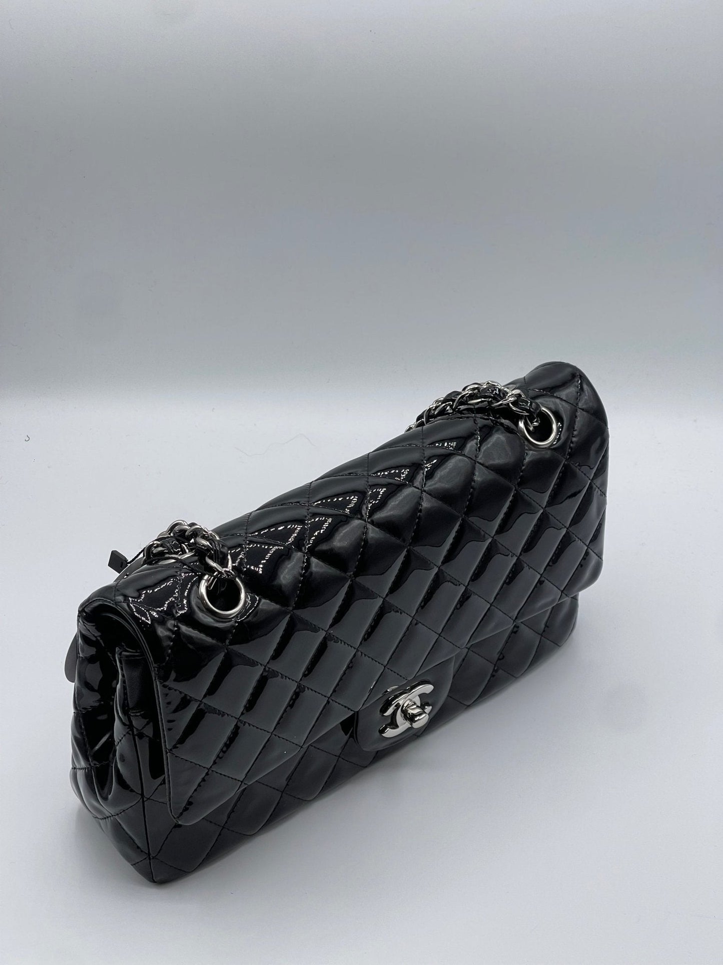 Chanel - Sac 11.12 Timeless verni noir