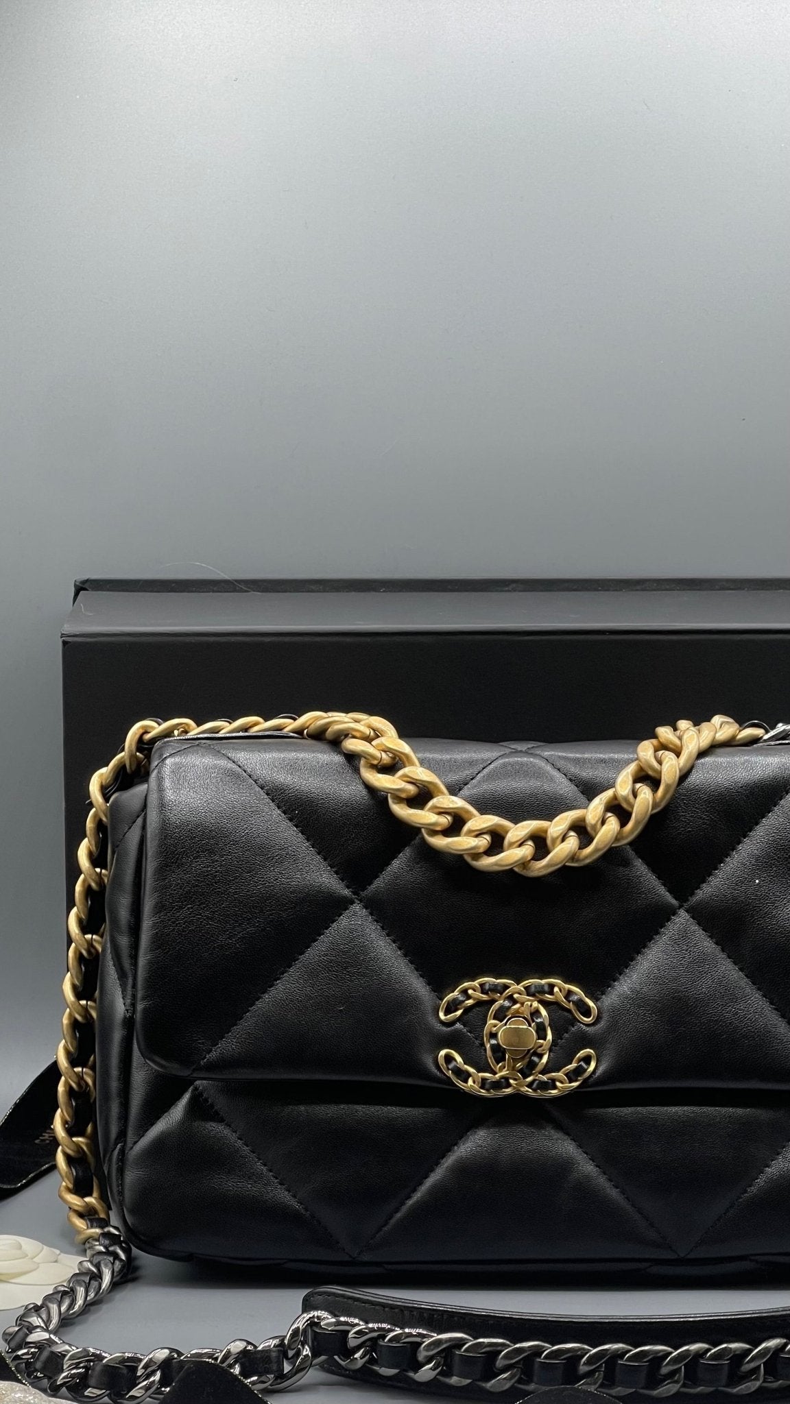 Chanel - Sac 19 noir