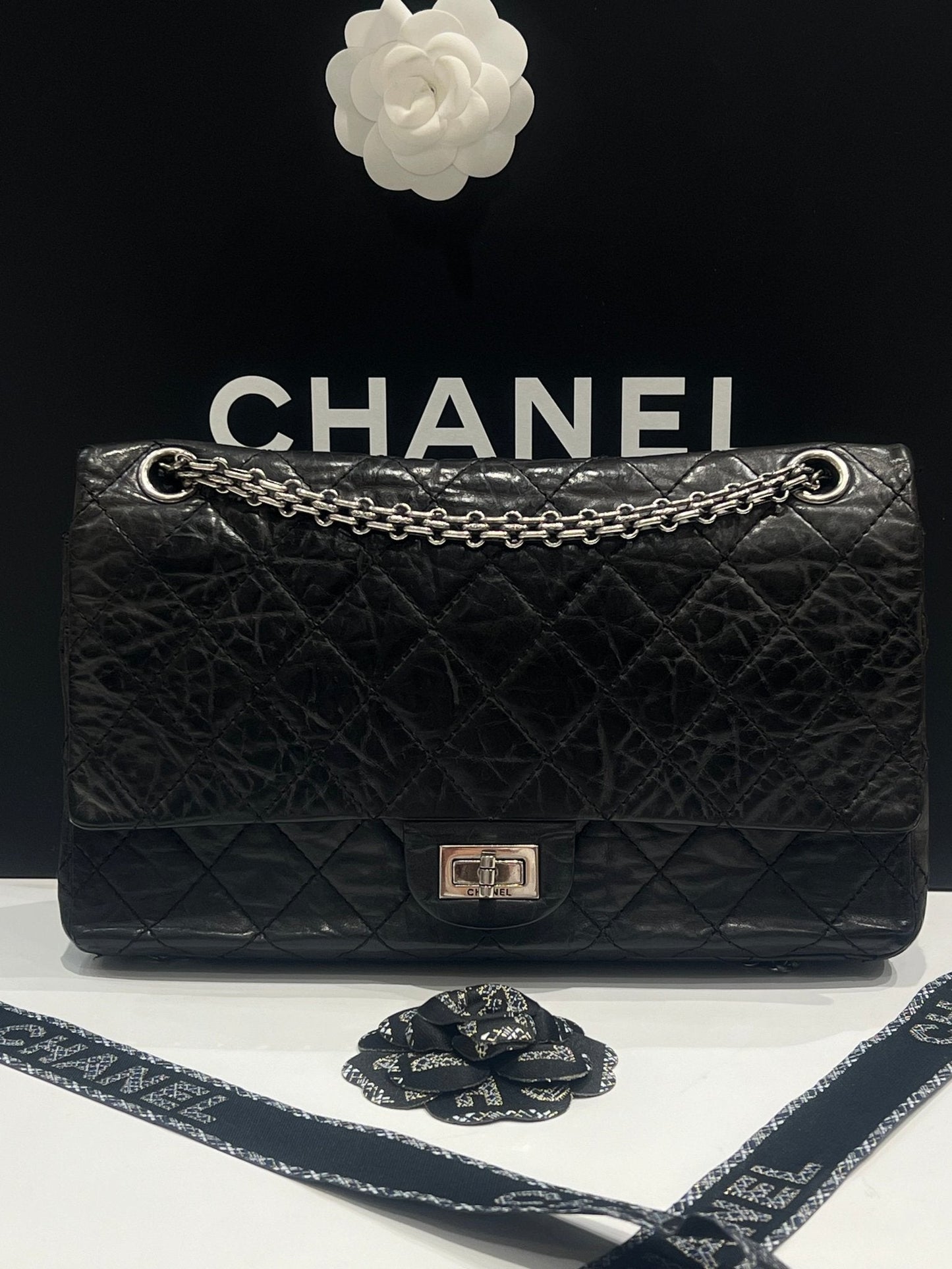 Chanel - sac 2 55 grand modèle 226 cuir vieilli noir