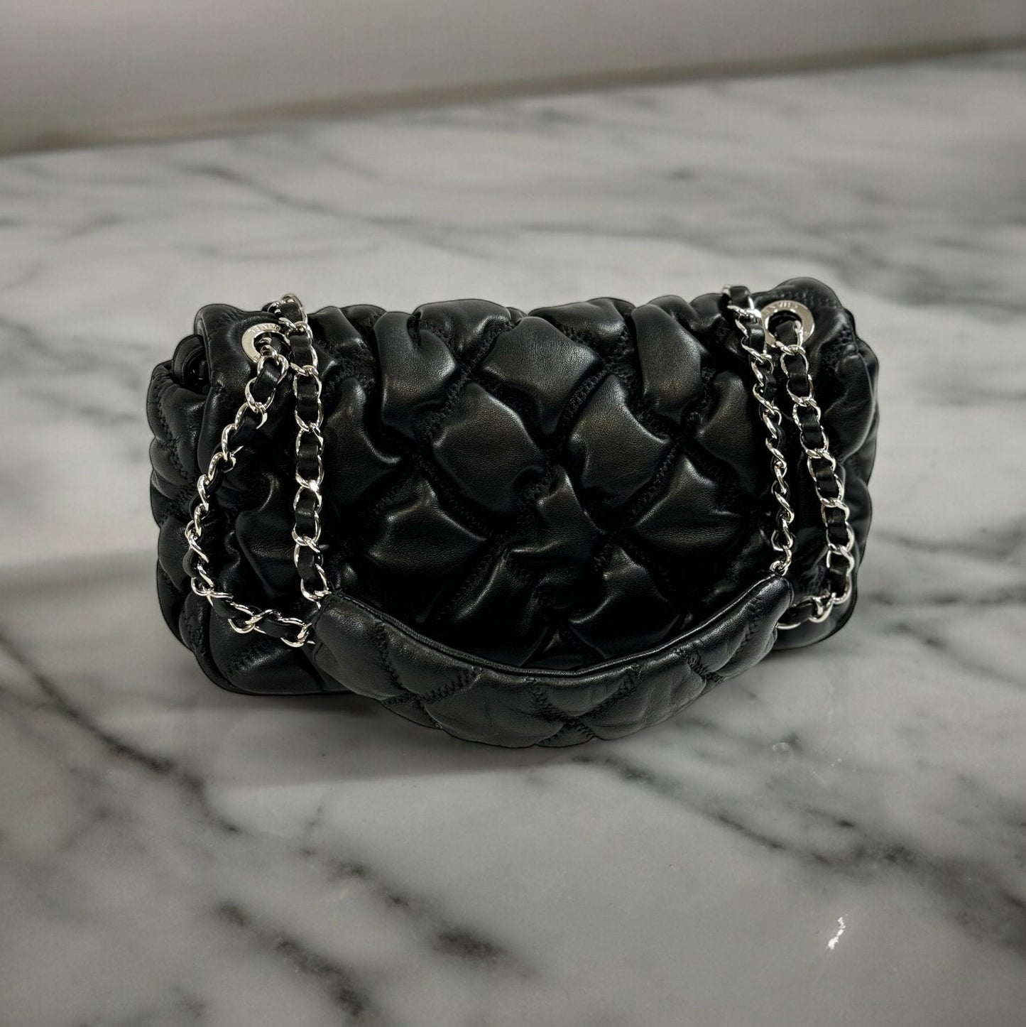Chanel - Sac à rabat Bubble black