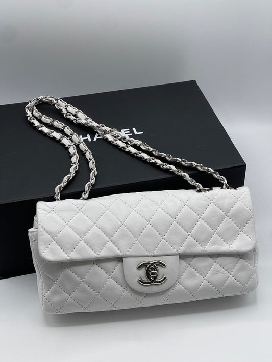 Chanel - Sac baguette blanc