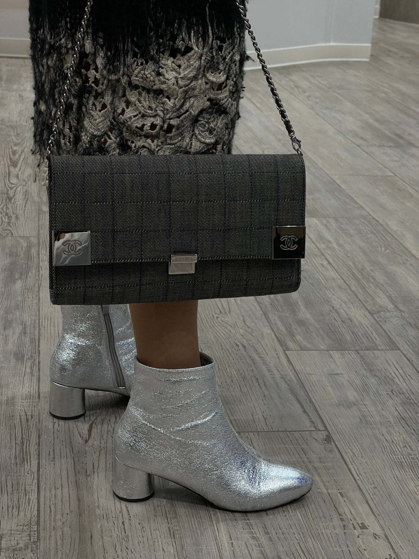 Chanel - sac baguette classique jersey gris
