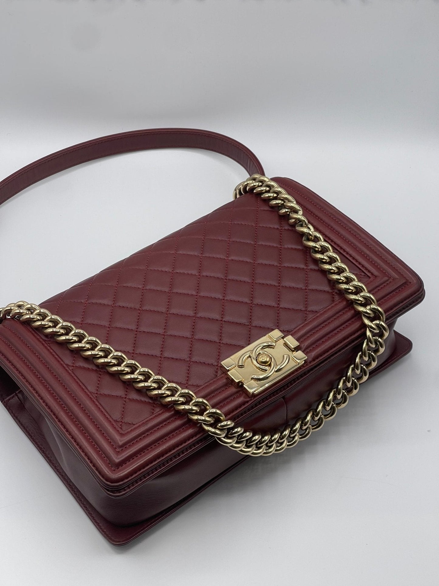 Chanel - Sac Boy 28 bordeaux