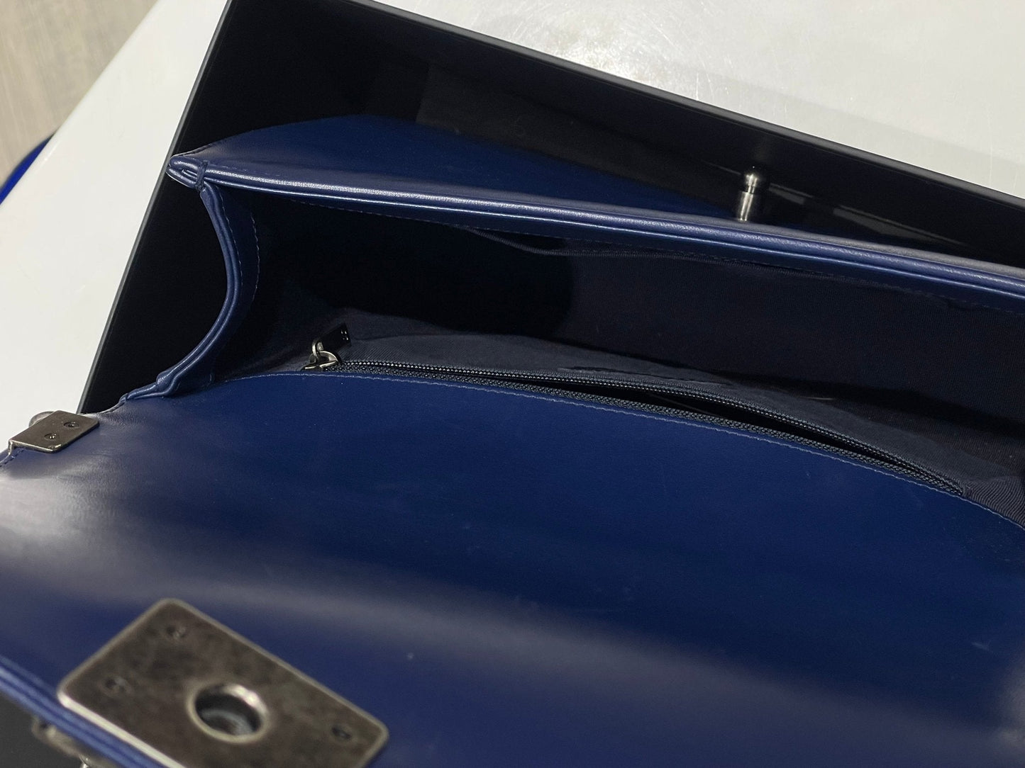 Chanel - Sac Boy GM bleu électrique