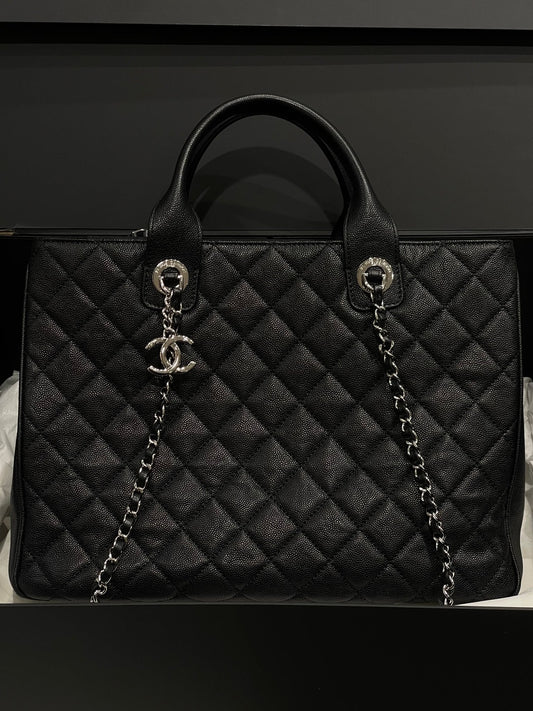 Chanel - Sac cabas classique noir MM