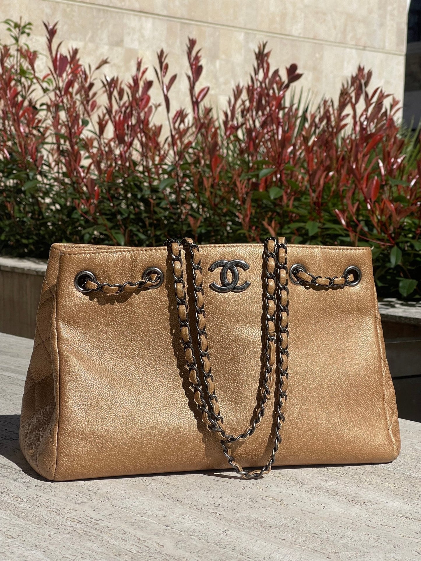 Chanel - Sac cabas irisé camel