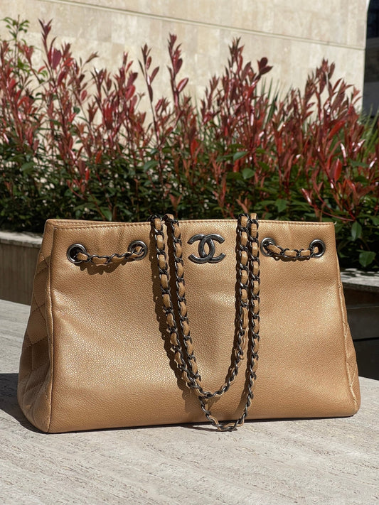 Chanel - Sac cabas irisé camel
