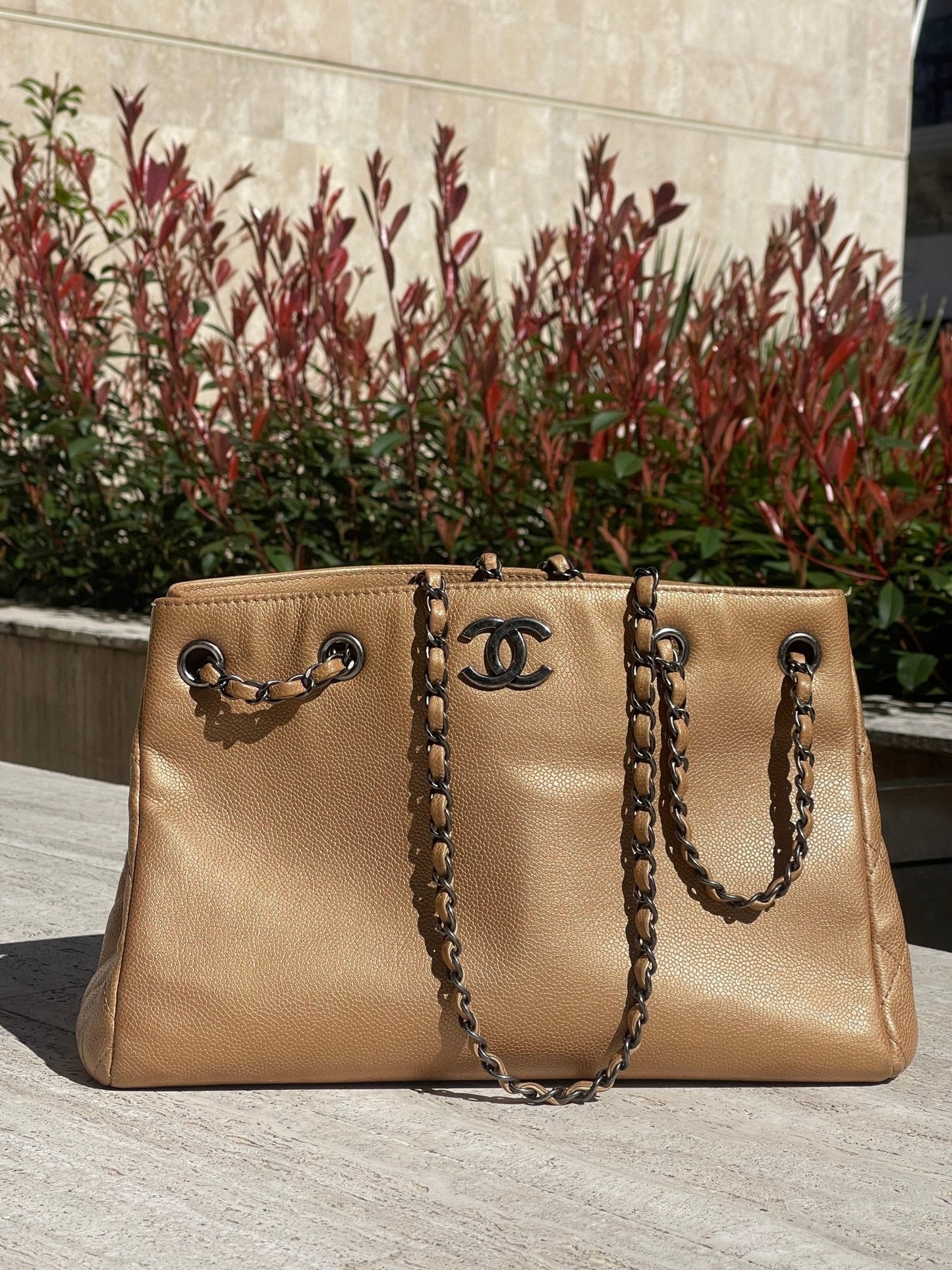 Chanel - Sac cabas irisé camel