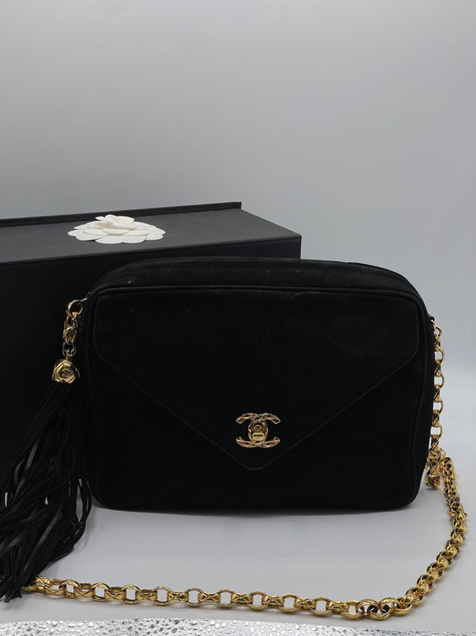 Chanel - Sac caméra enveloppe daim noir