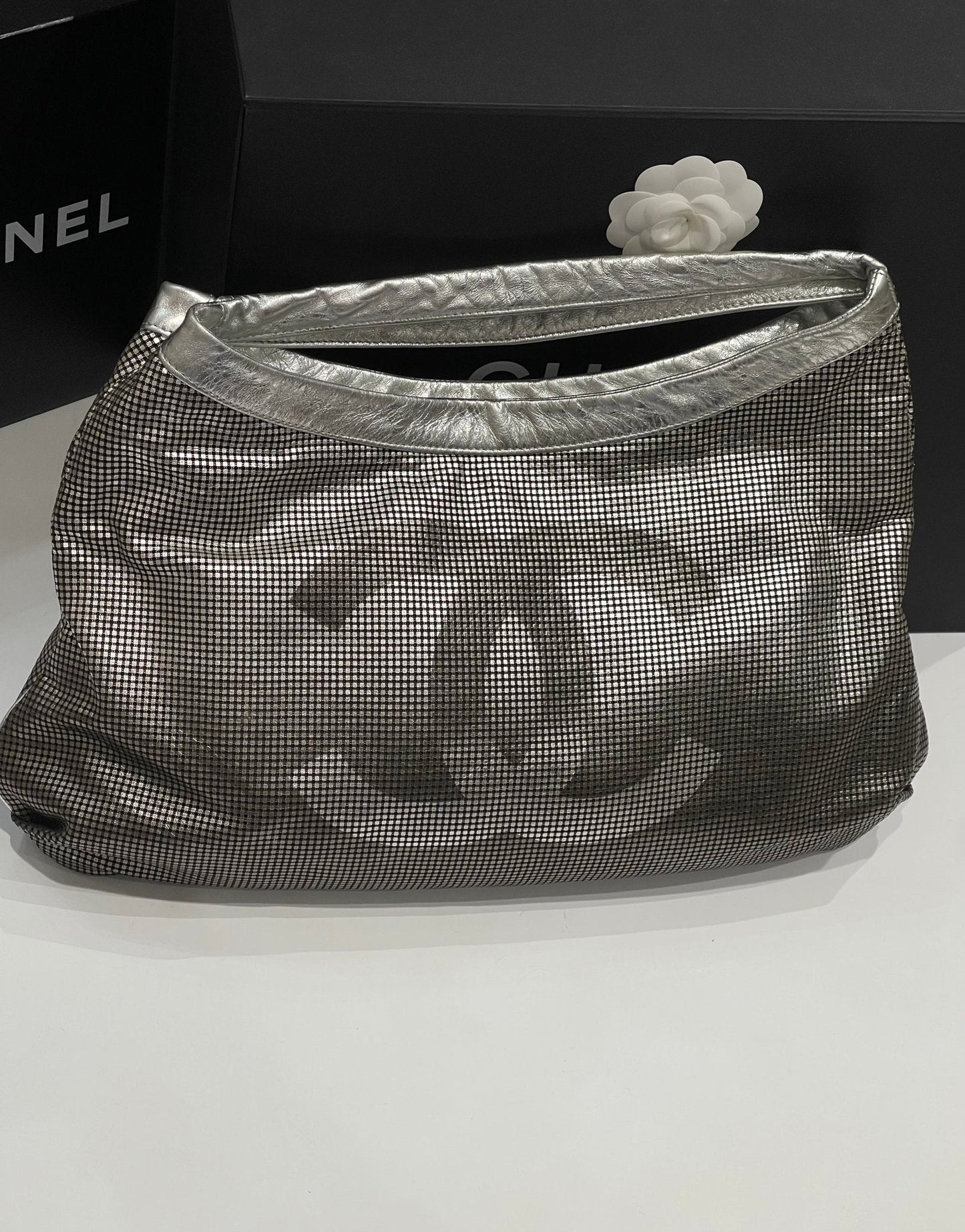 Chanel - Sac hobo Hollywood CC en cuir métallisé dégradé