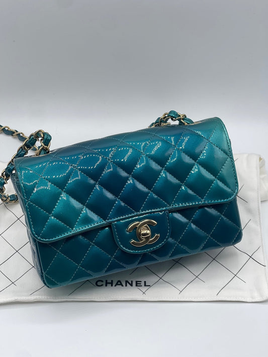 Chanel - Sac mini classique timeless 20 verni bleu vert