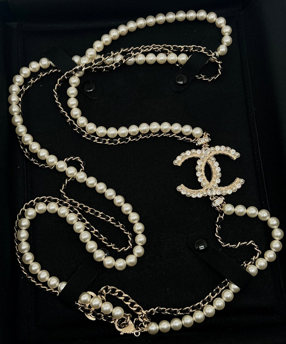 Chanel Sautoir Perle et agneau Finition champagne