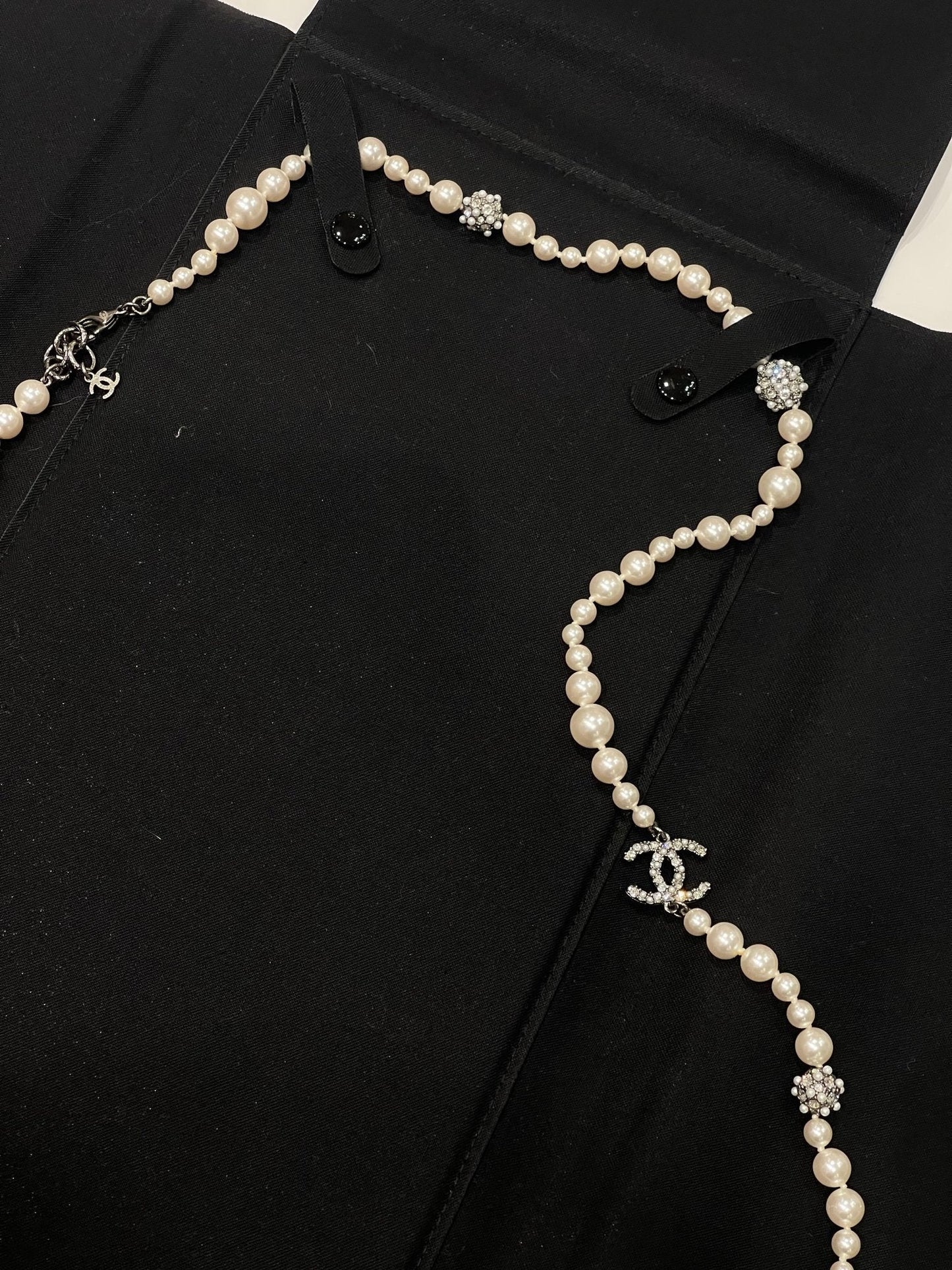 Chanel - Sautoir perles et srass CC