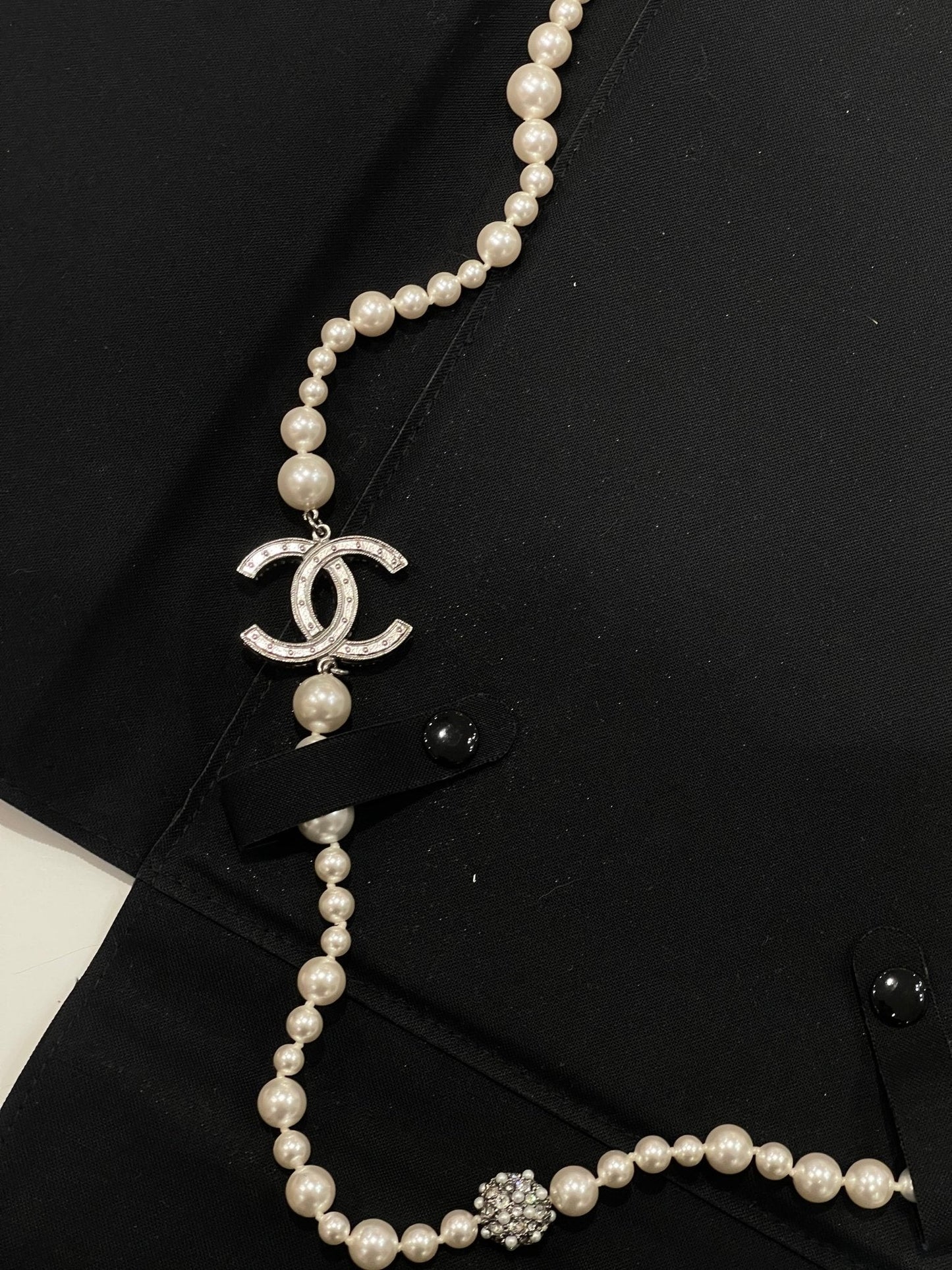 Chanel - Sautoir perles et srass CC
