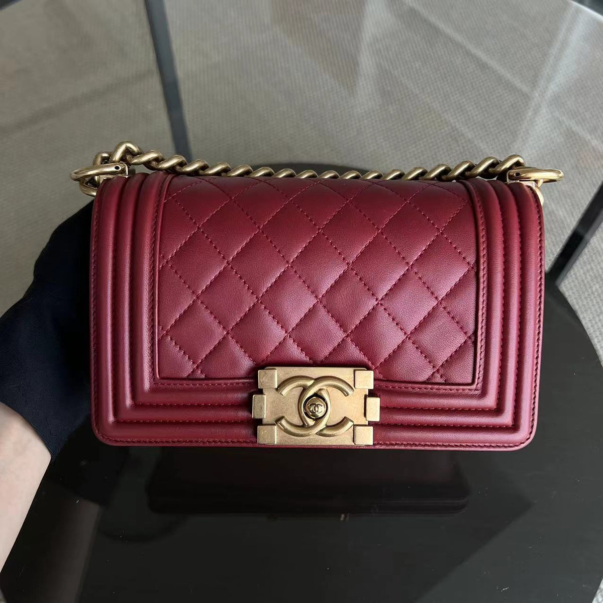 Small Boy 20CM Quilted Lambskin Red GHW No 19