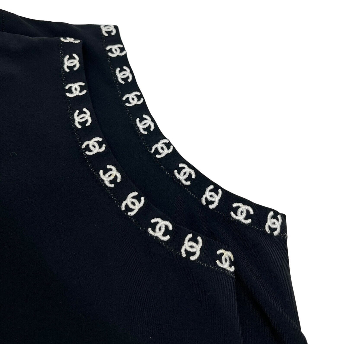 CHANEL Vintage 97C CC Logo Cropped Tank Top #42 Black White Nylon
