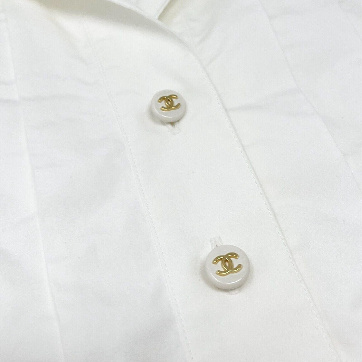 CHANEL Vintage 97P CC Logo Sleeveless Cropped Shirt #38 Top Button White