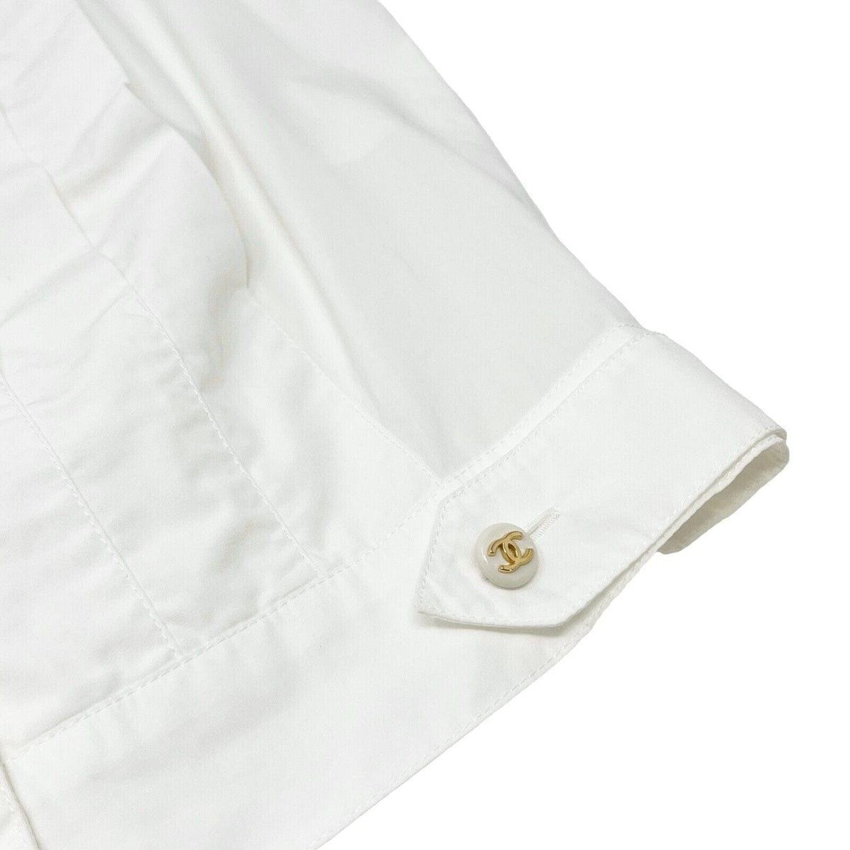 CHANEL Vintage 97P CC Logo Sleeveless Cropped Shirt #38 Top Button White