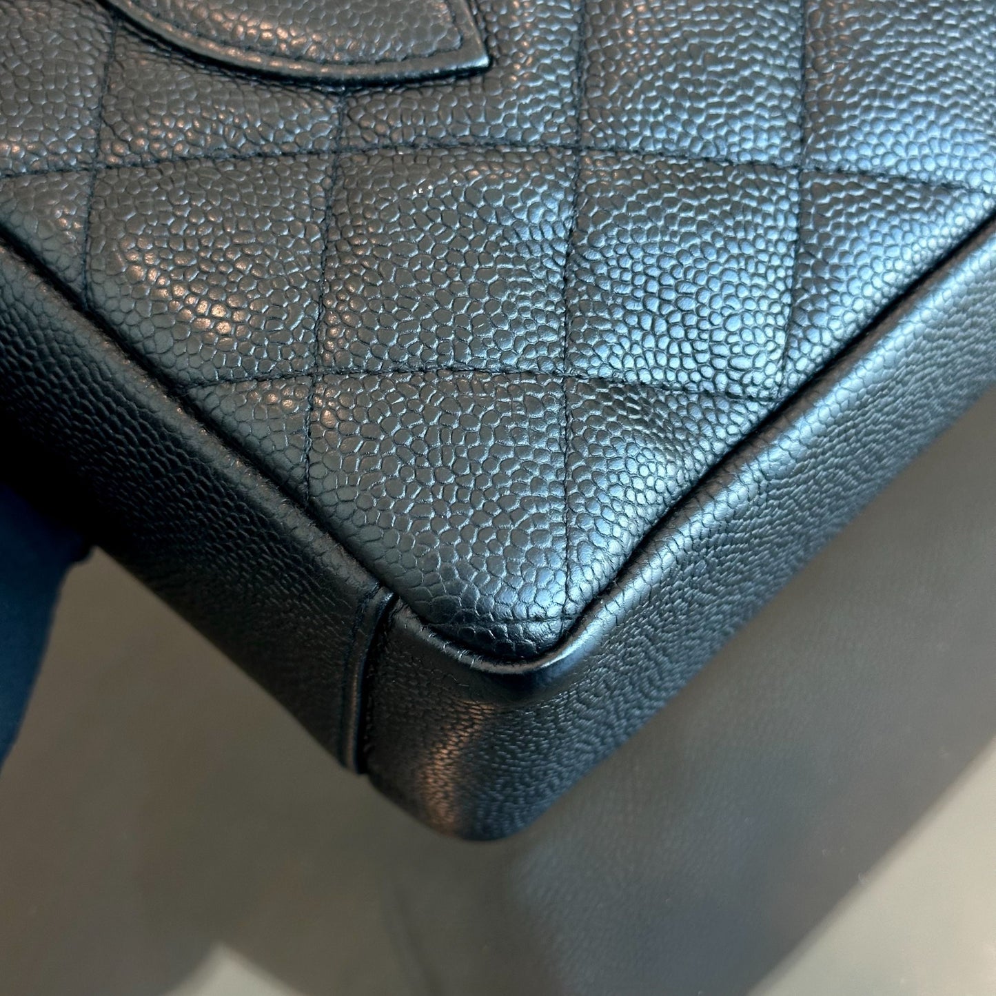 Caviar PST Petite Shopping Tote Black GHW No 11