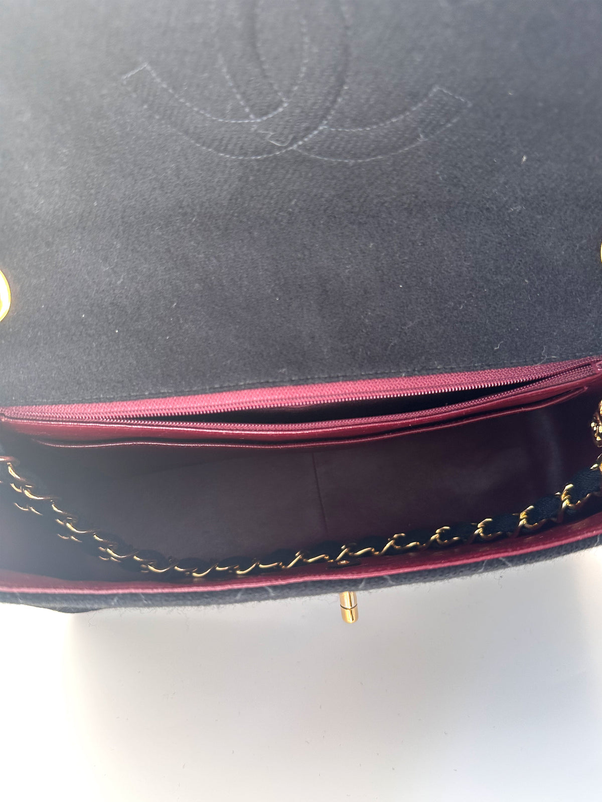 CHANEL Maxi Flap Bag