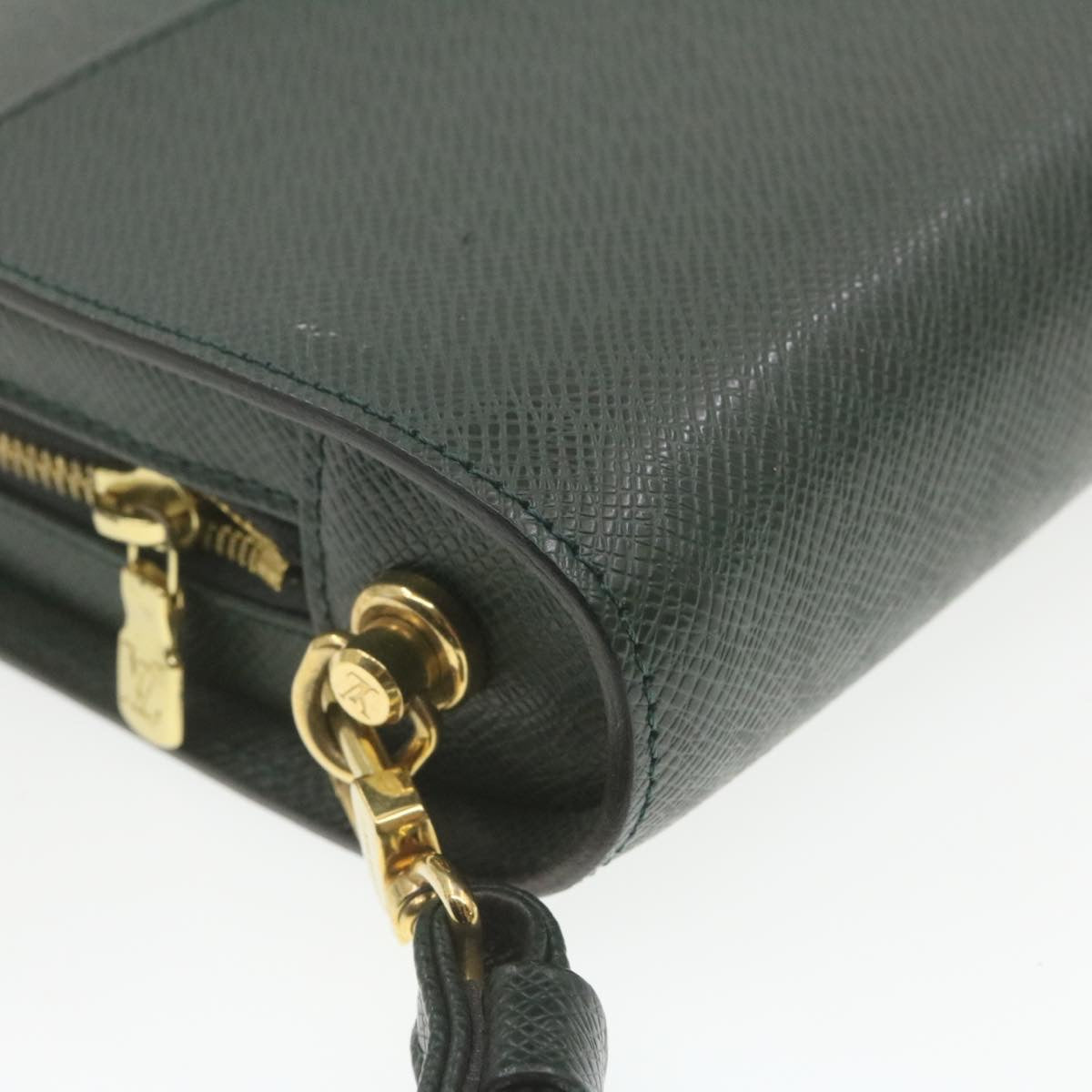 LOUIS VUITTON Taiga Baikal Clutch Bag Epicea M30184 LV Auth cr744